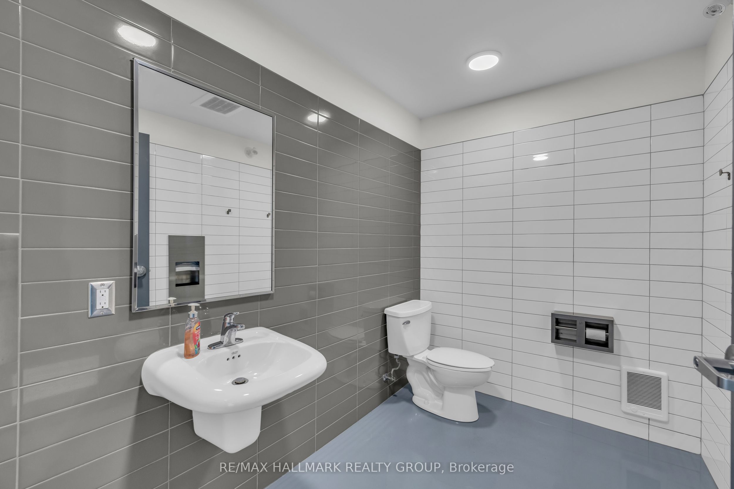 15747 Highway 7 Property Photo 10