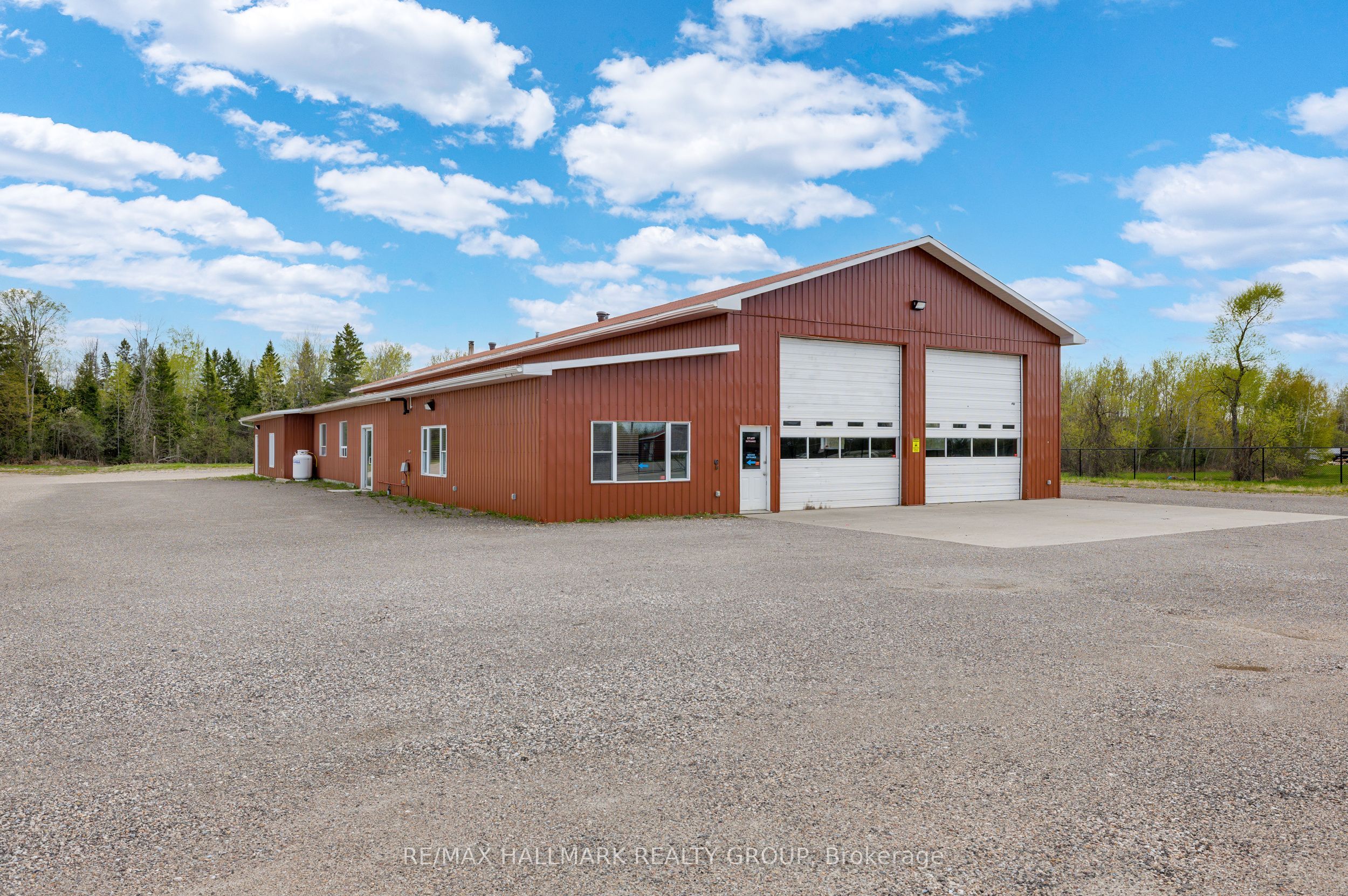 15747 Highway 7 Property Photo 14