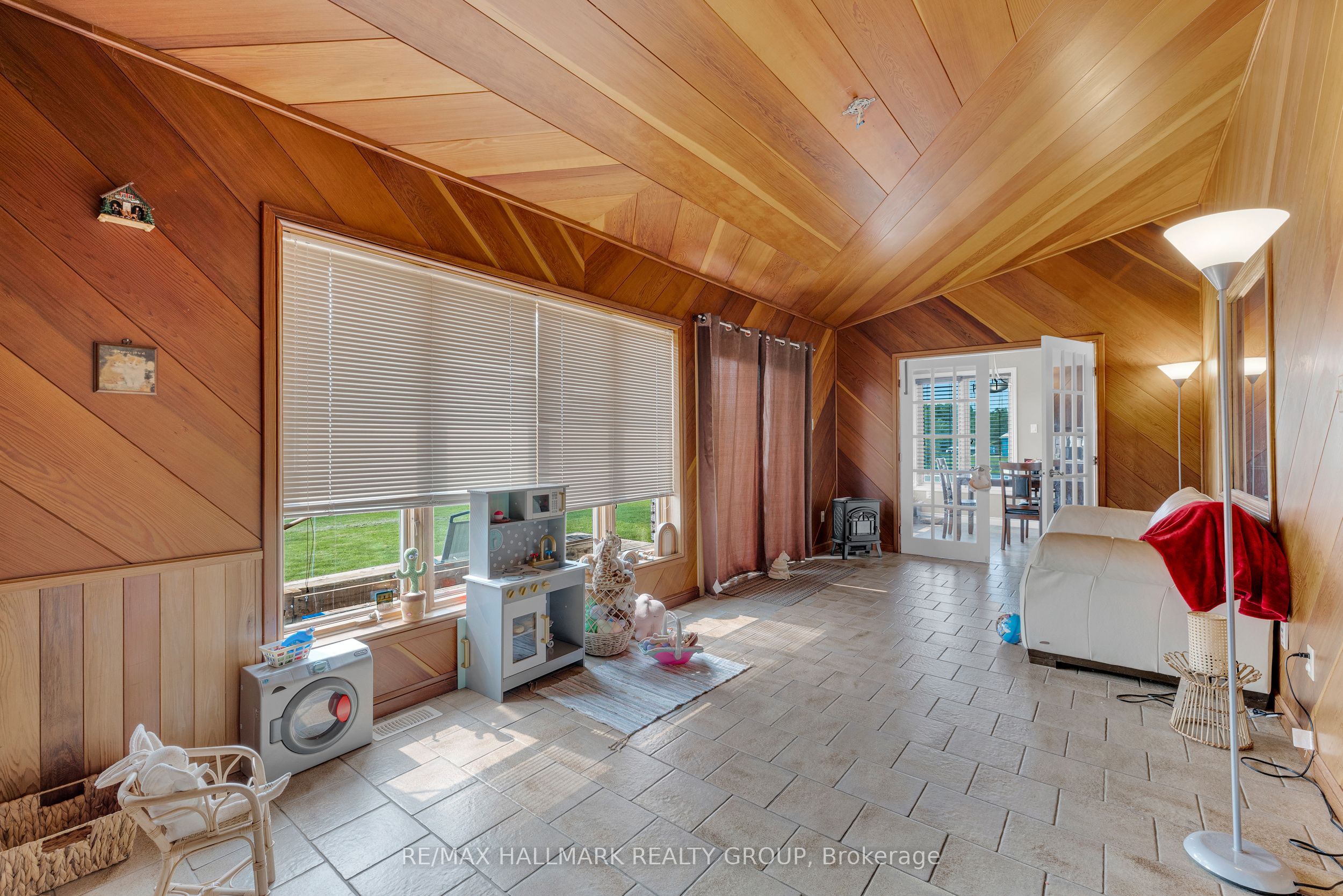 15747 Highway 7 Property Photo 33