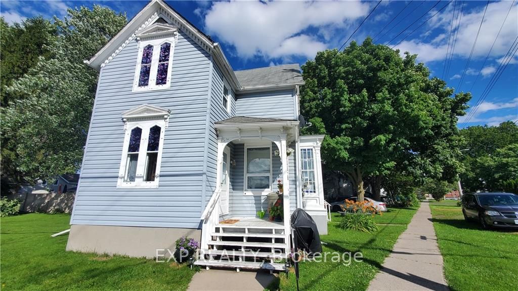 427 Victoria Street Property Photo 1