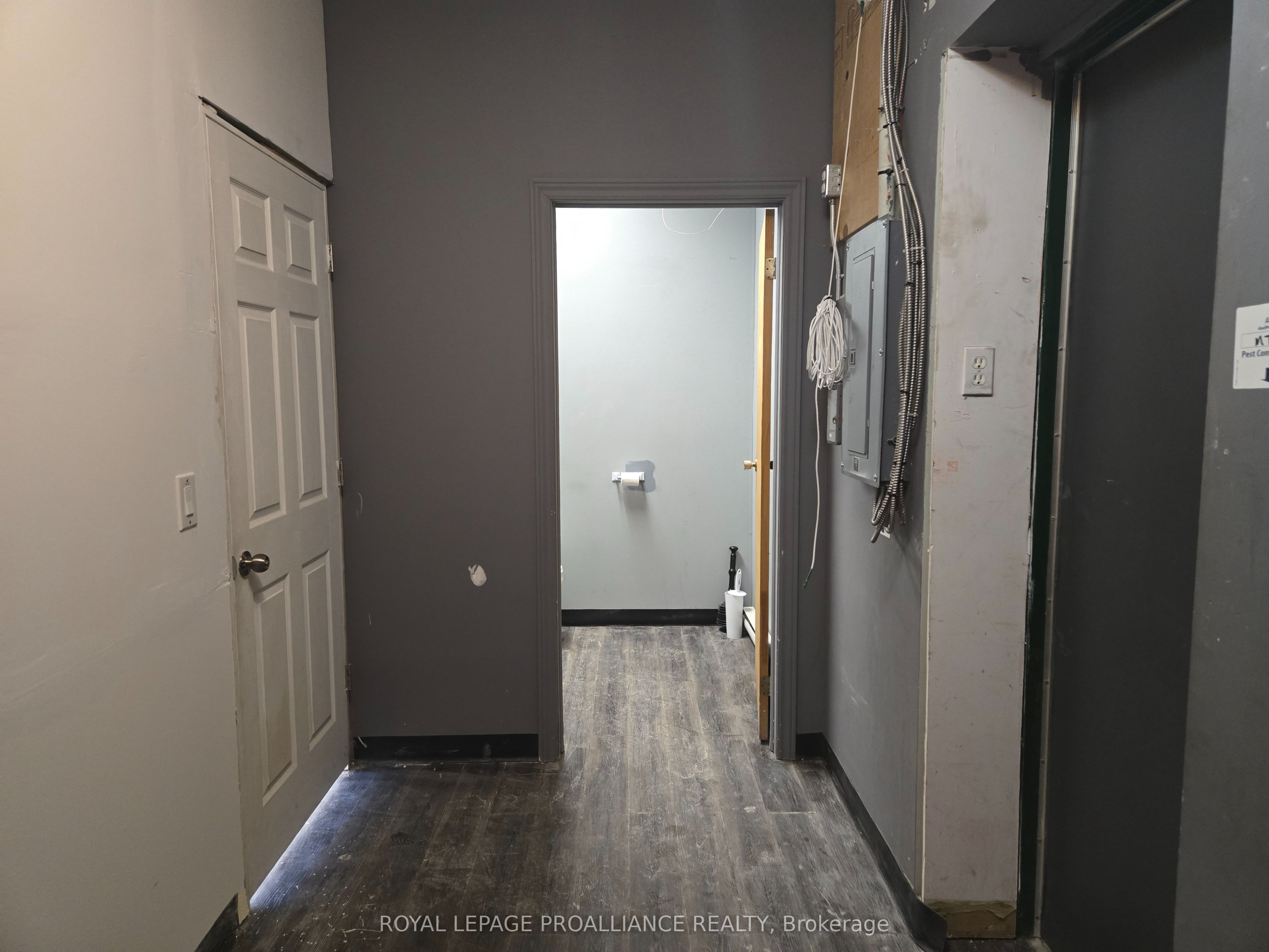 200 North Front Street 7 Property Photo 6