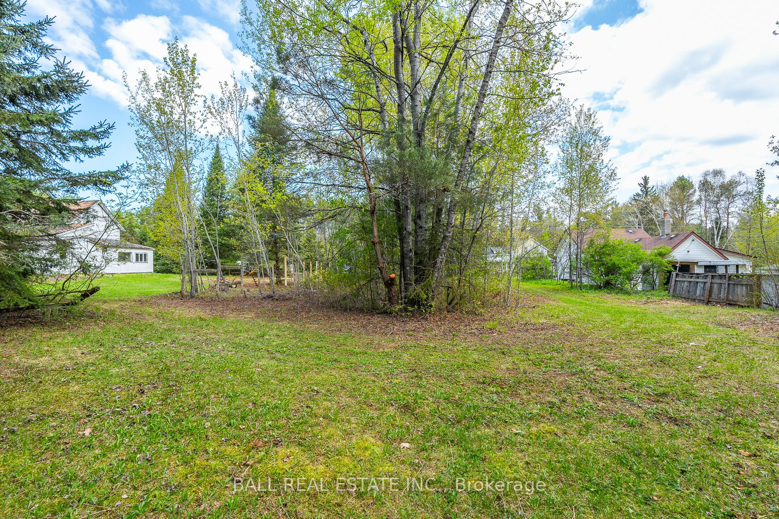 0 The Avenue Property Photo 17