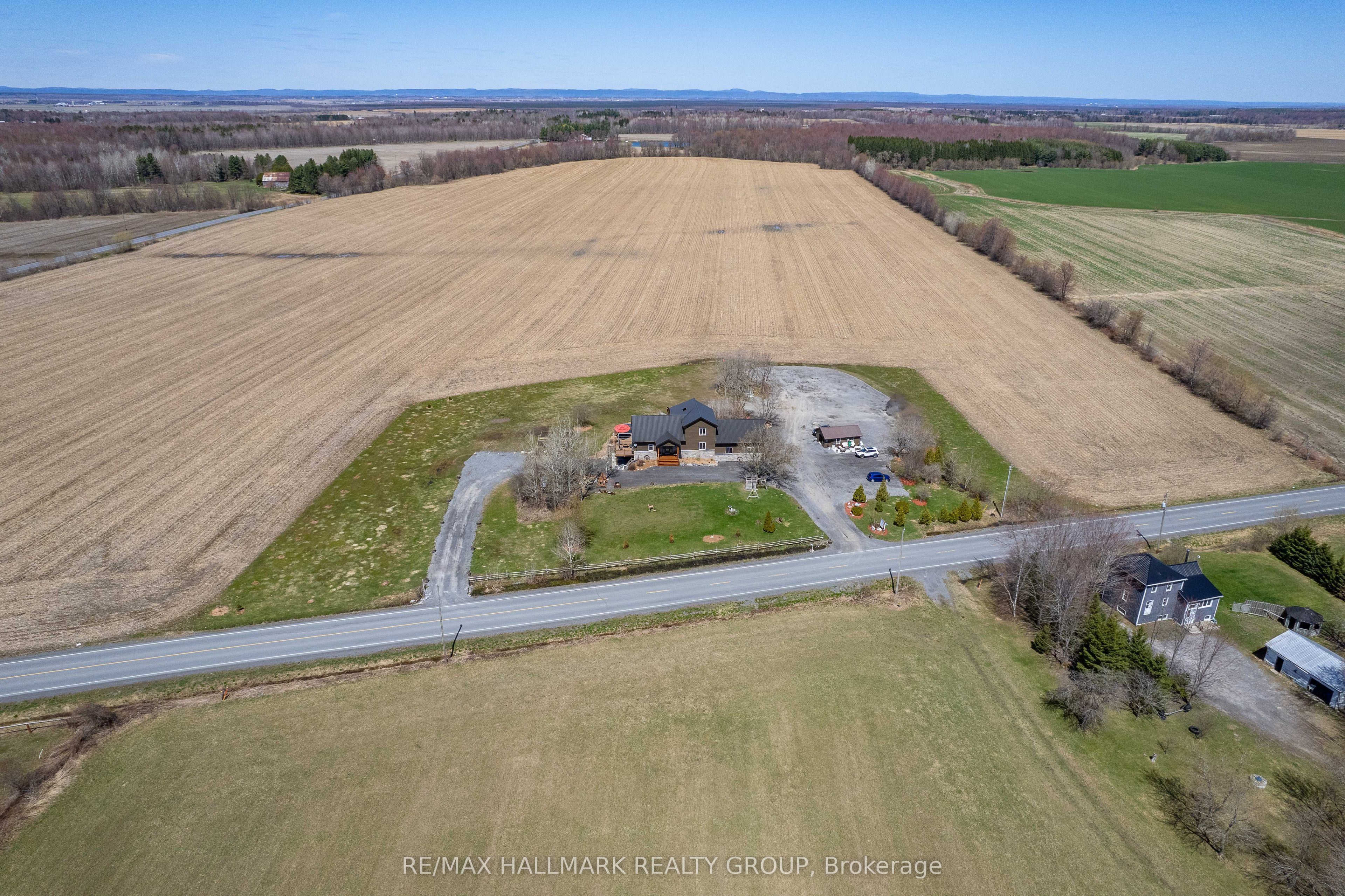 2421 Concession 8 Road Property Photo 5