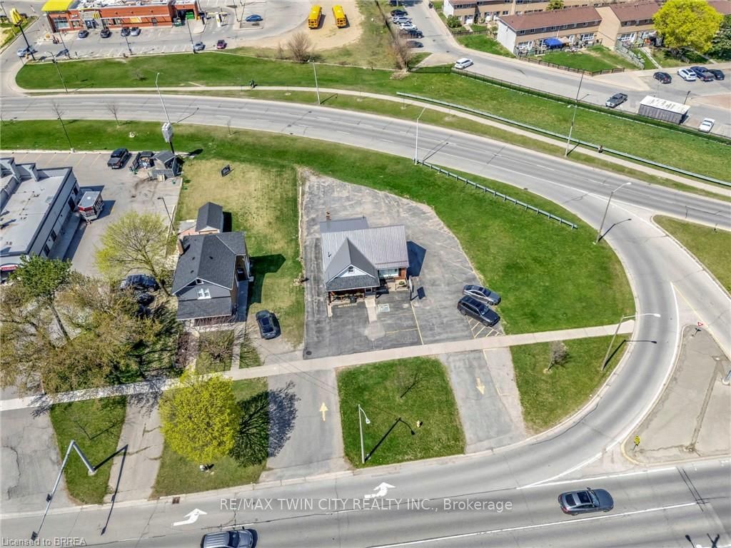 584 Colborne Street Property Photo 2