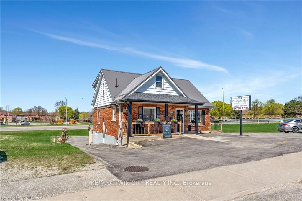 584 Colborne Street Property Photo 8