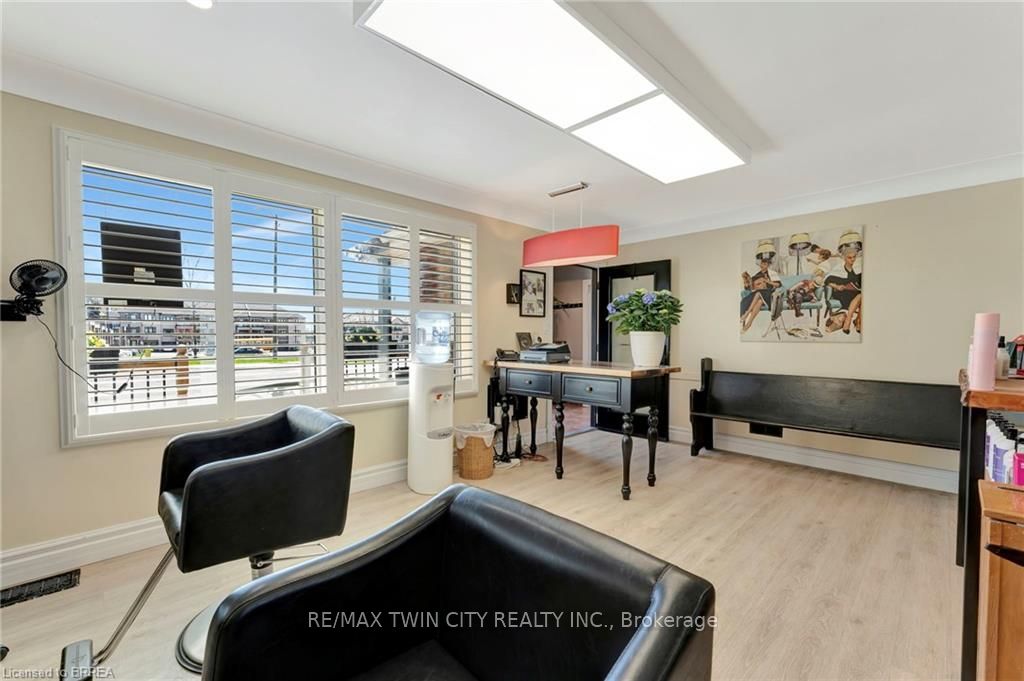 584 Colborne Street Property Photo 16