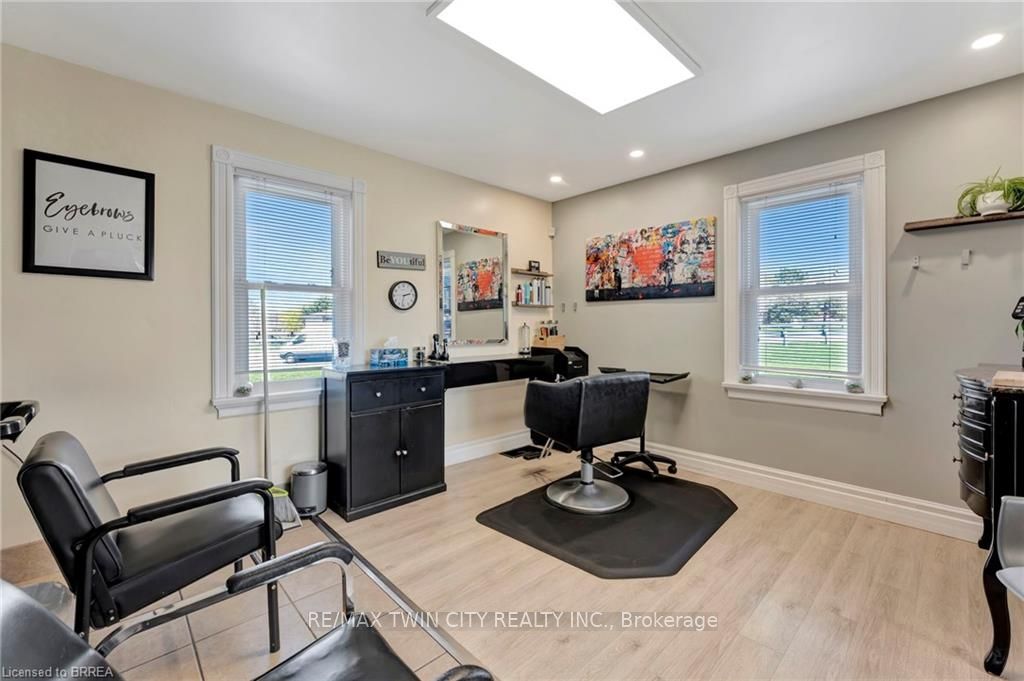 584 Colborne Street Property Photo 17