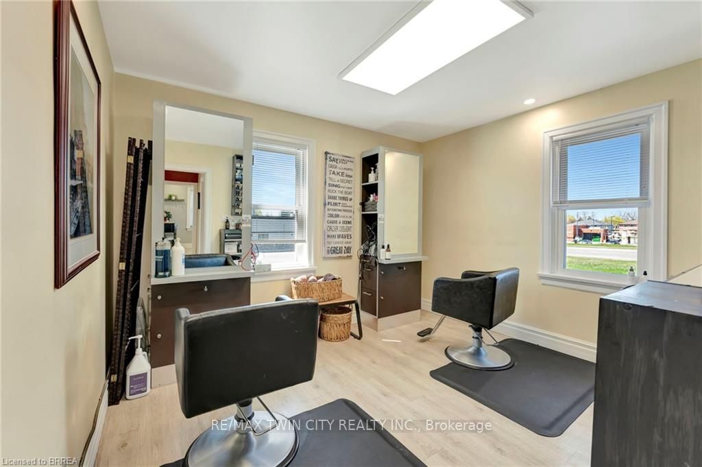 584 Colborne Street Property Photo 19