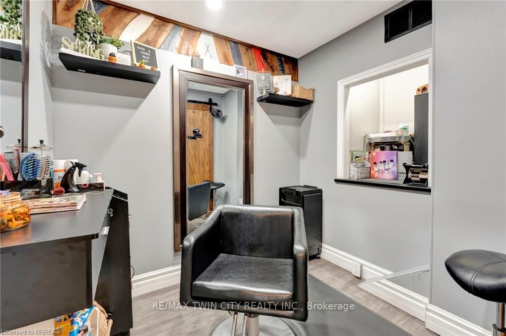 584 Colborne Street Property Photo 20