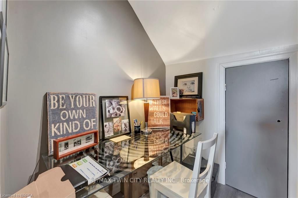 584 Colborne Street Property Photo 24