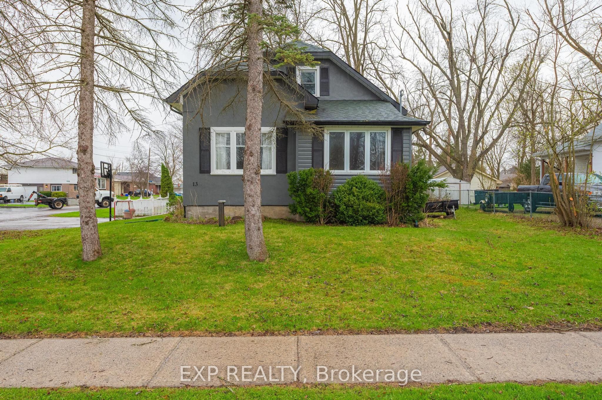 13 Queen Street Property Photo