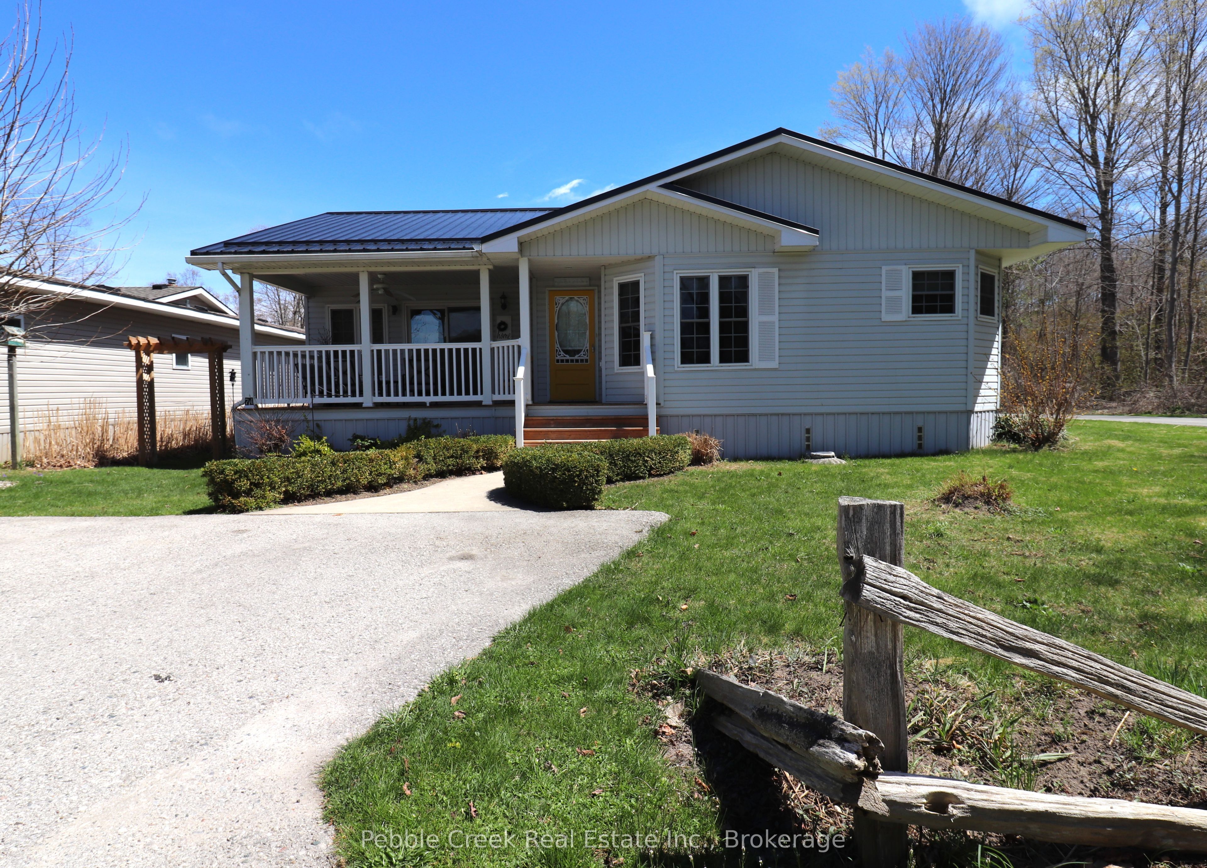 74 Iroquois Lane Property Photo 1