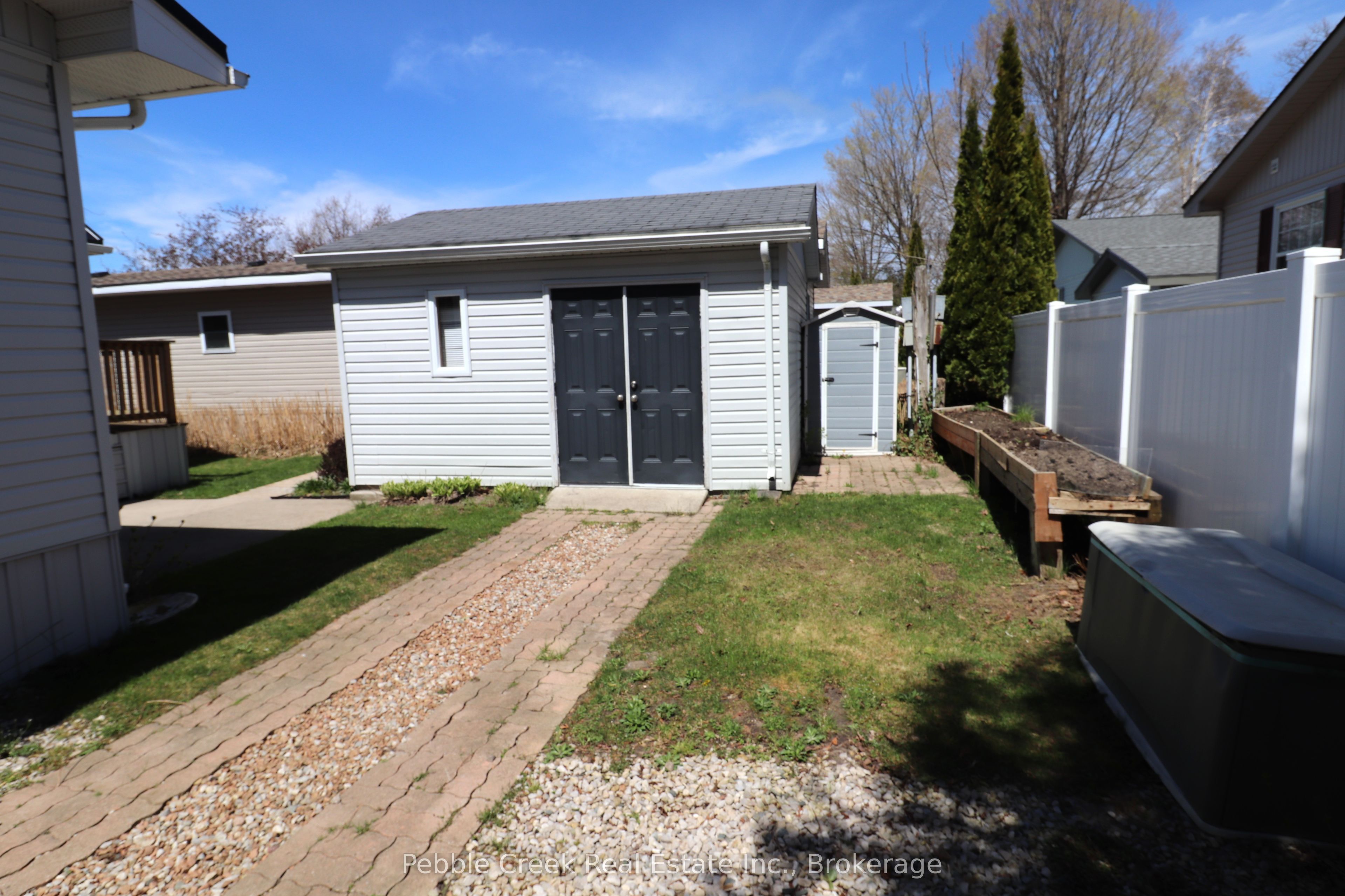 74 Iroquois Lane Property Photo 36