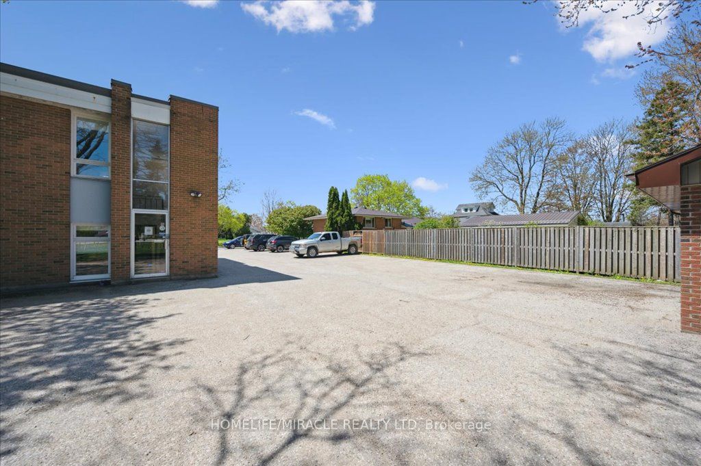 380 Hibernia Street Property Photo 9