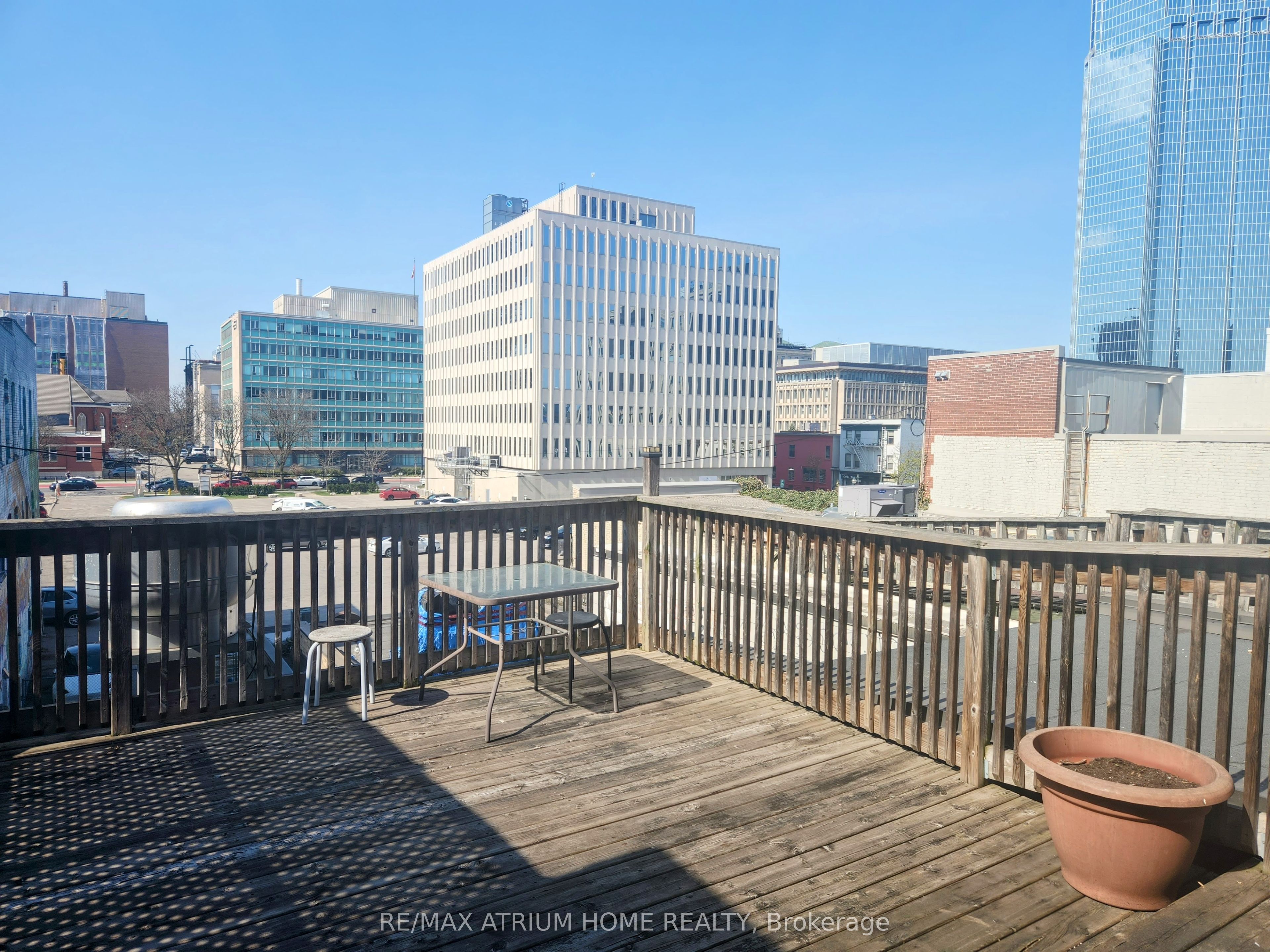 198 Dundas Street Property Photo 11