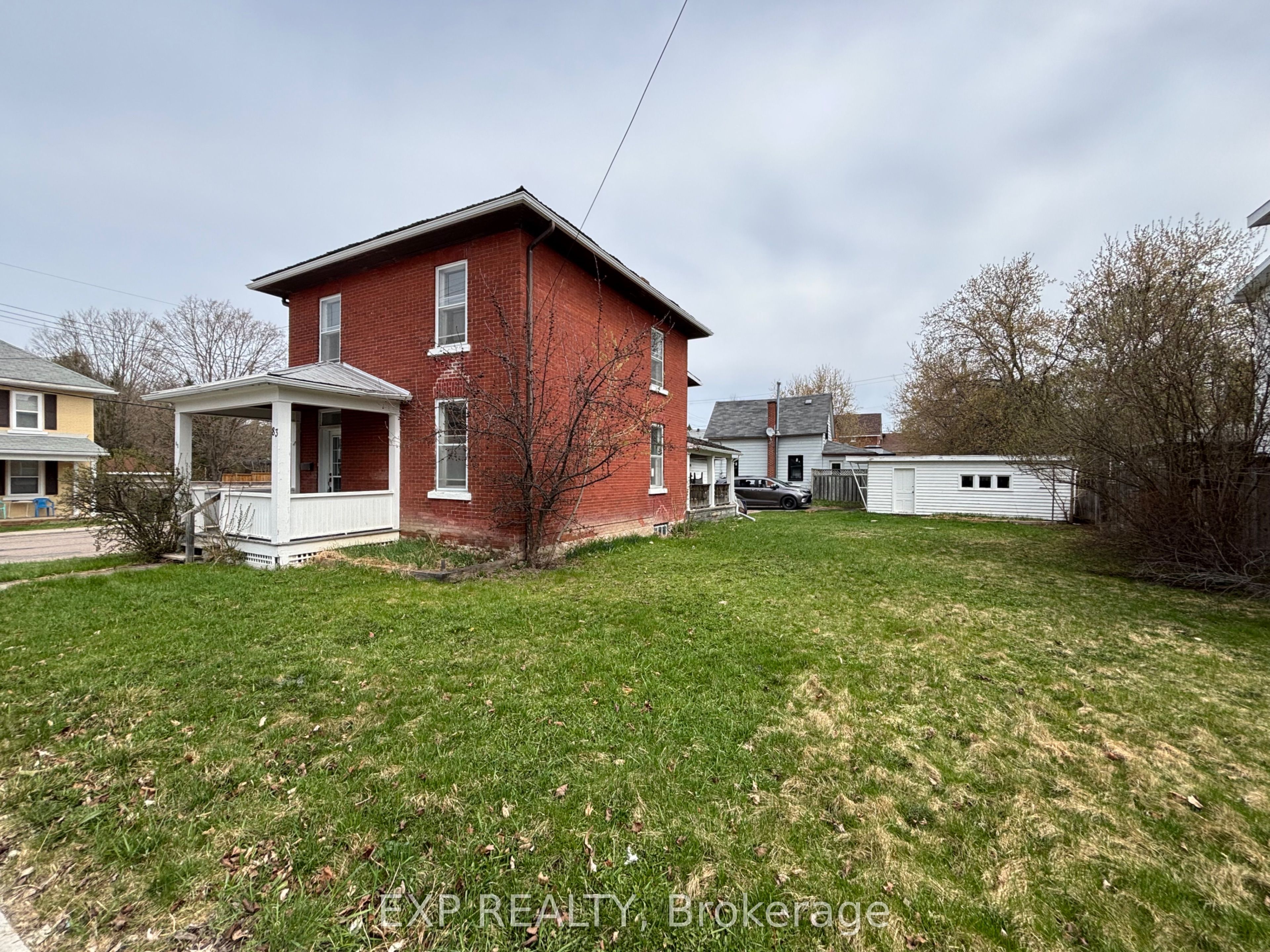 83 Queen St S Property Photo
