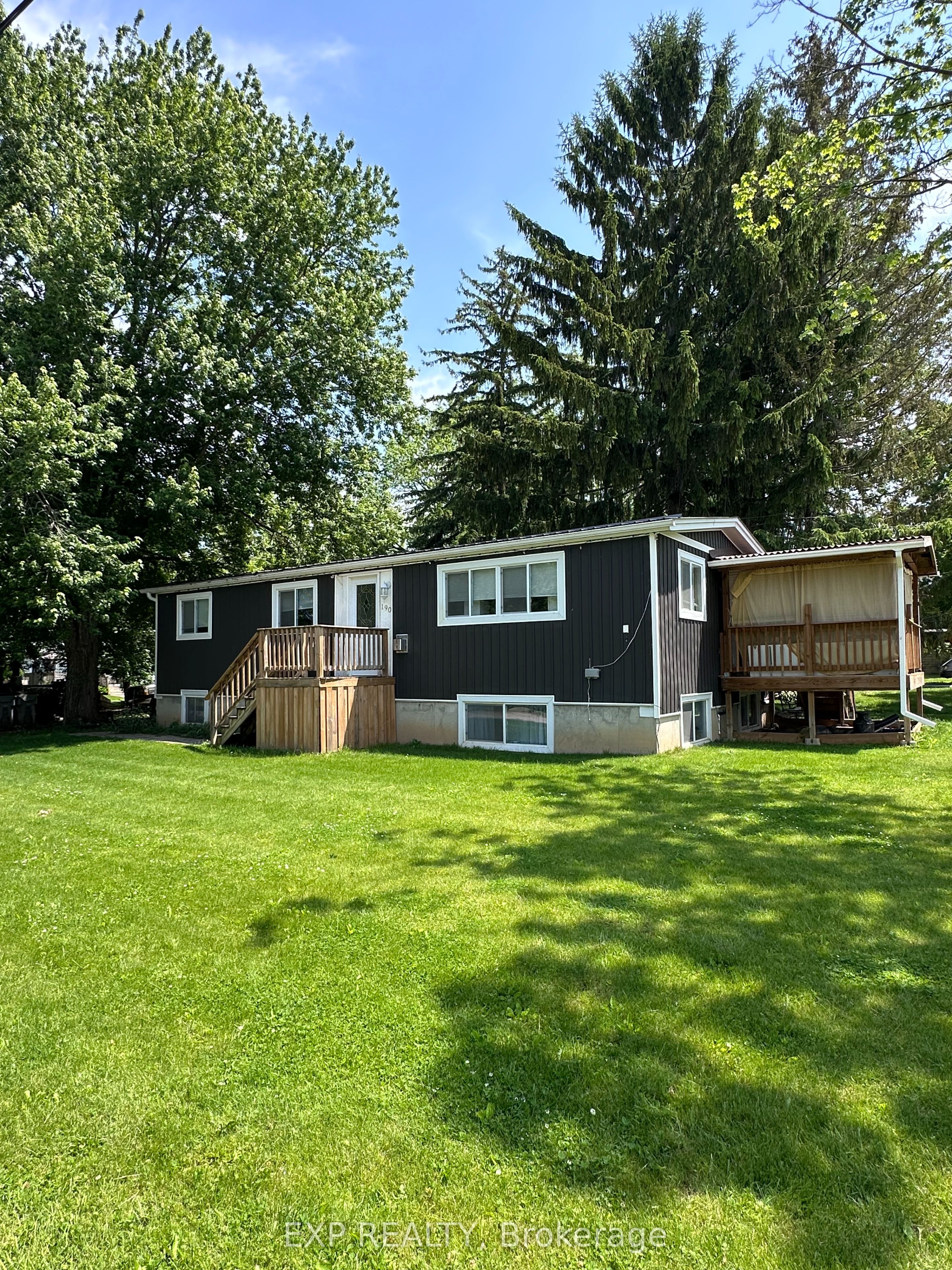 190 Ann St Property Photo 1