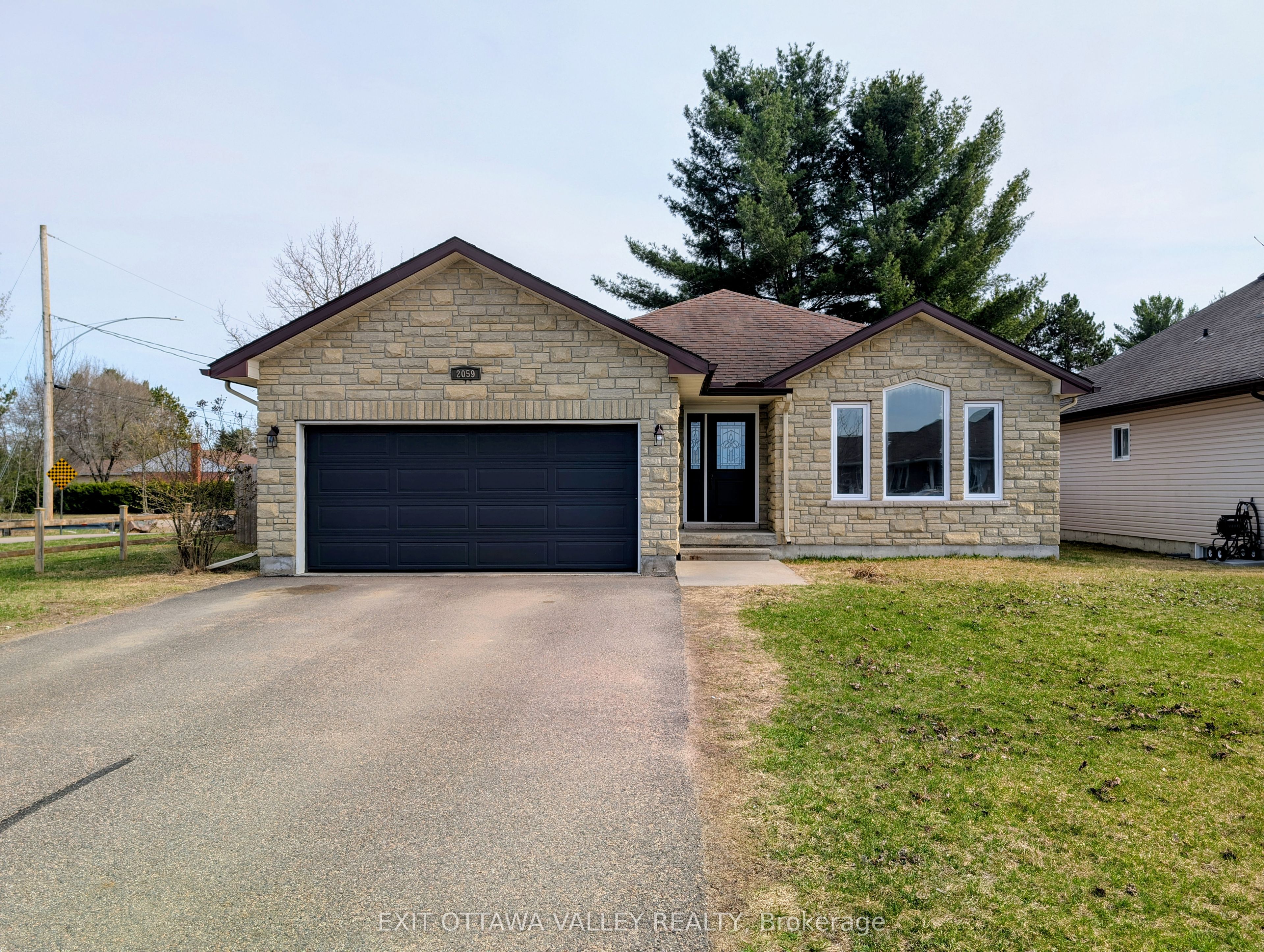 2059 Sandstone Crescent Property Photo
