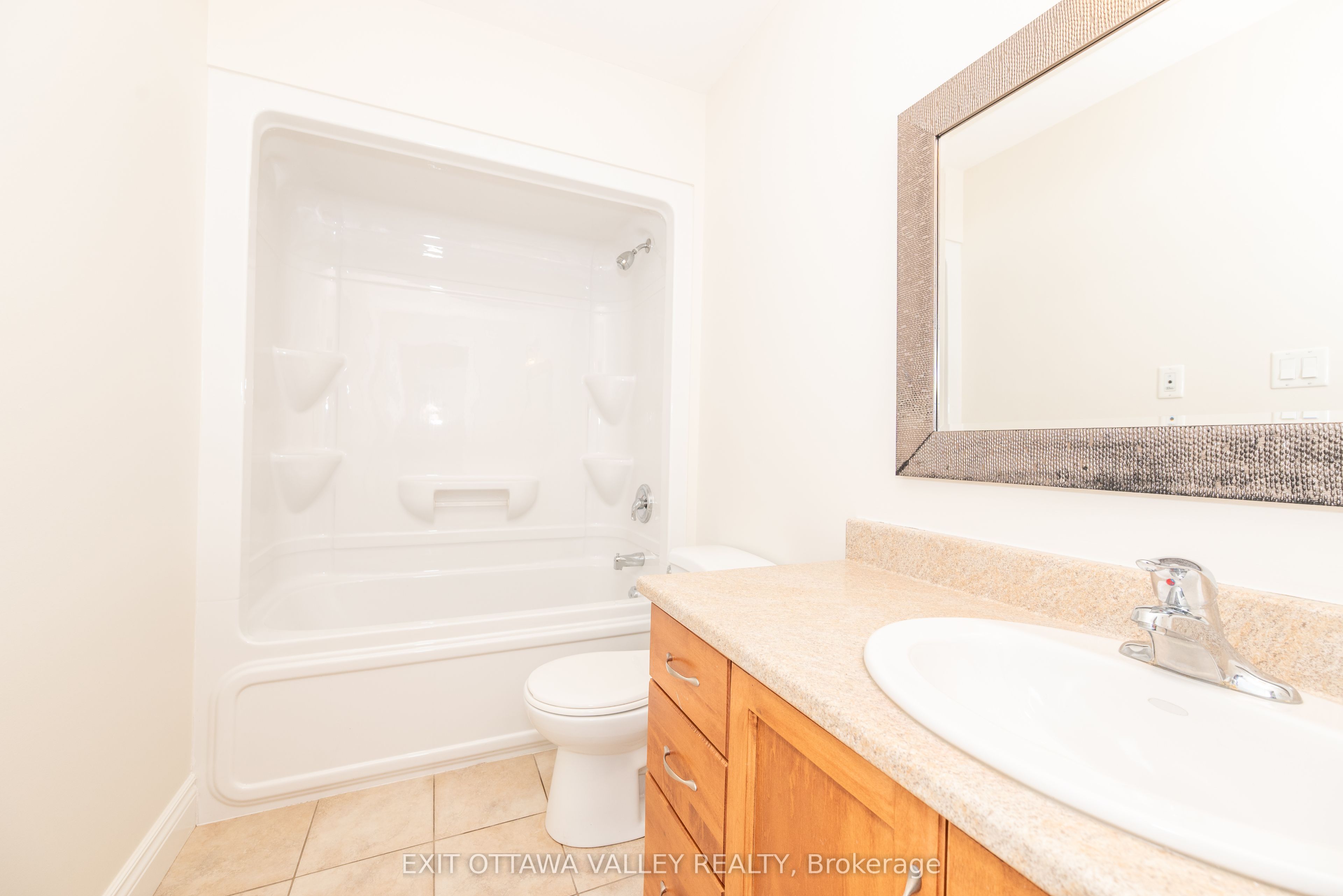 2059 Sandstone Crescent Property Photo 12