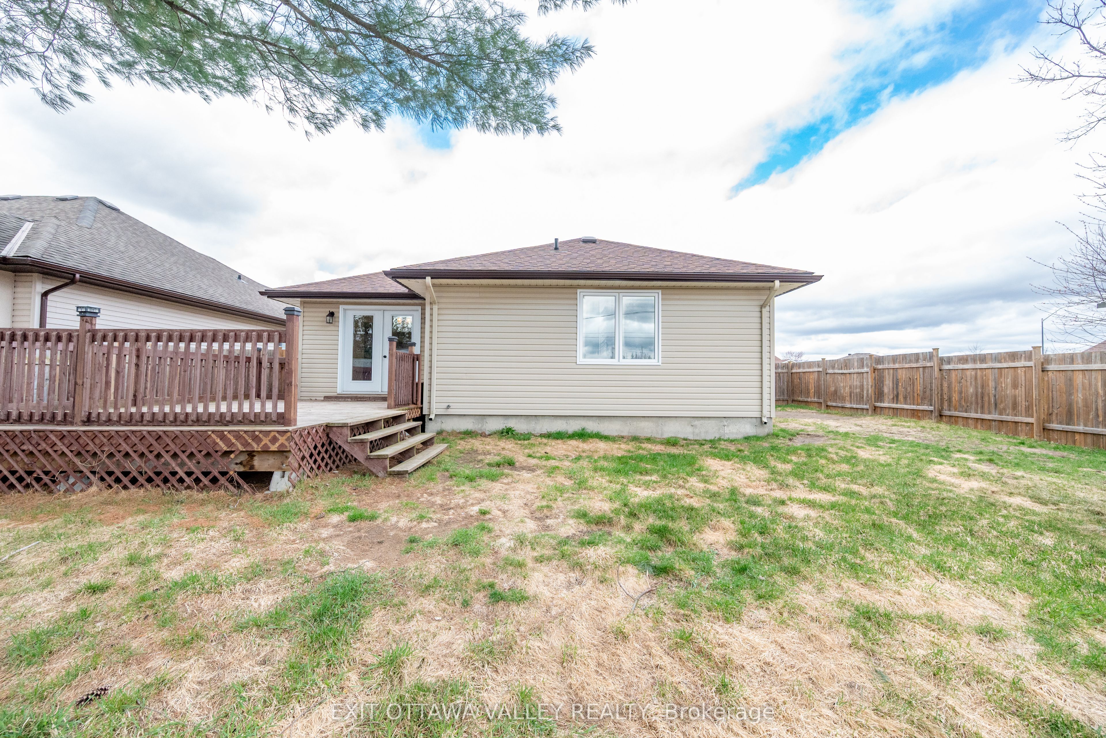 2059 Sandstone Crescent Property Photo 24