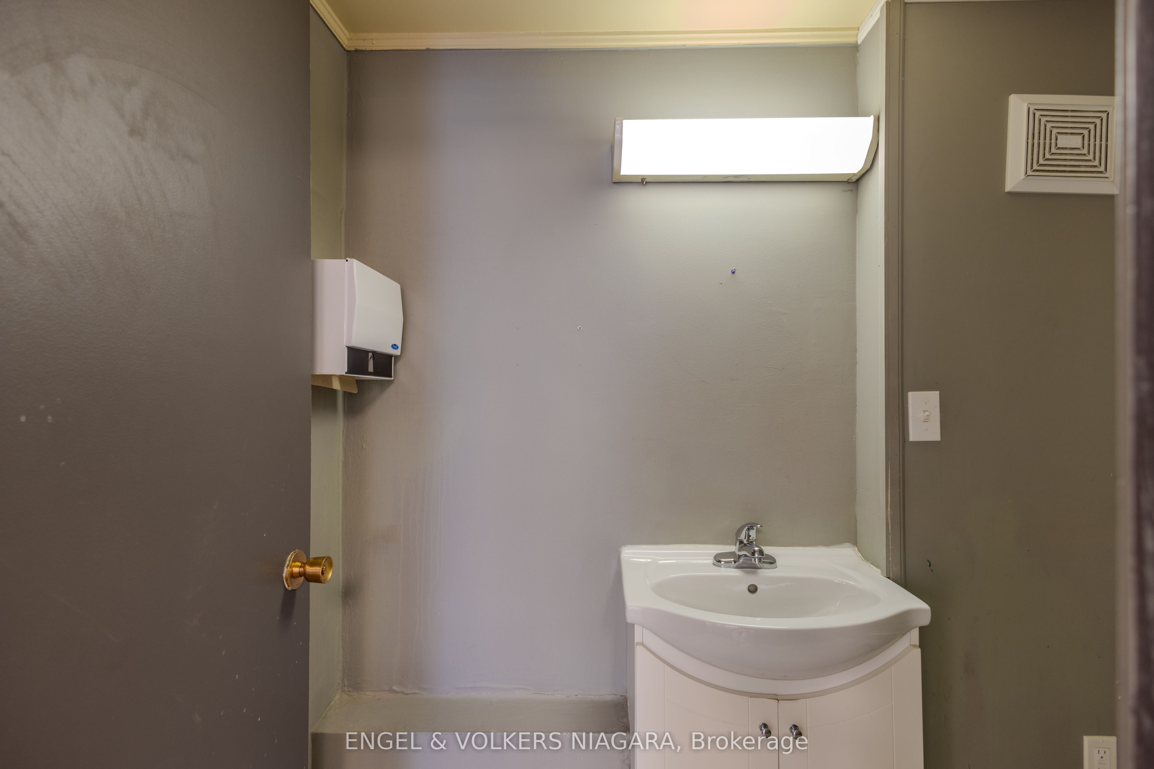4796 Victoria Ave Avenue Property Photo 10