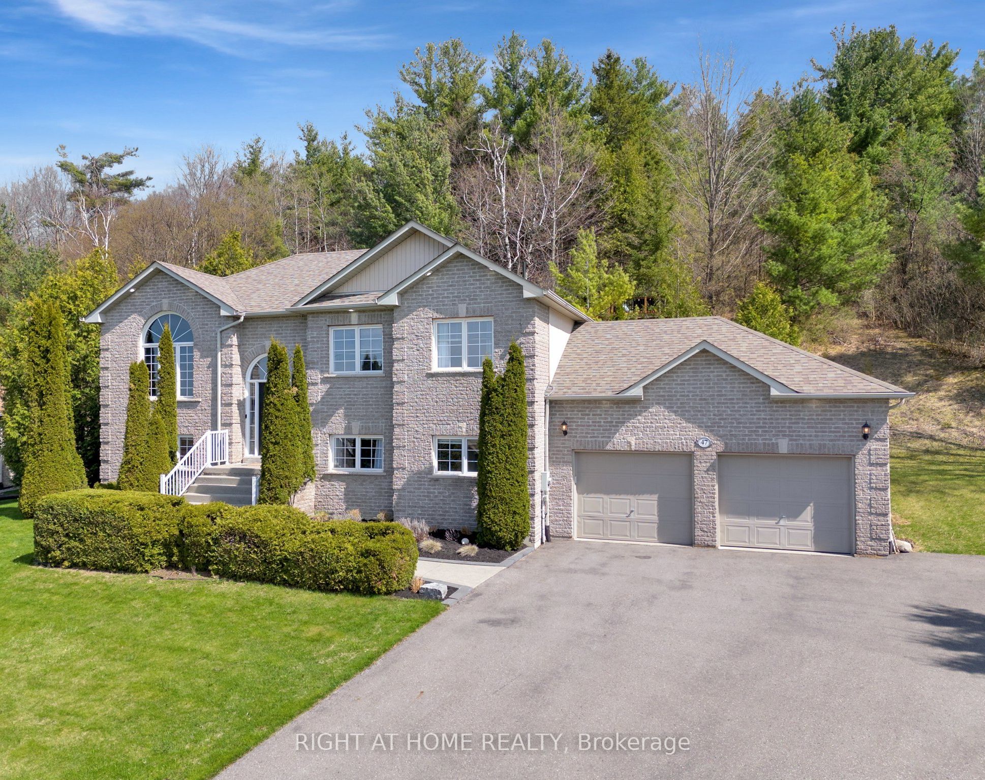 47 Meadowland Drive Property Photo