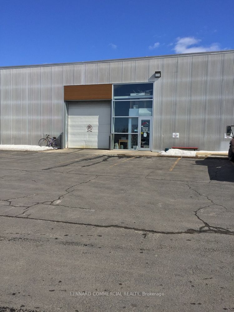 #Unit 3 - 1084 Kenaston Street