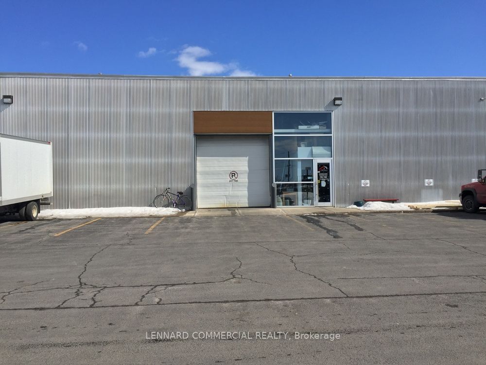 1084 Kenaston Street Unit 3 Property Photo 2