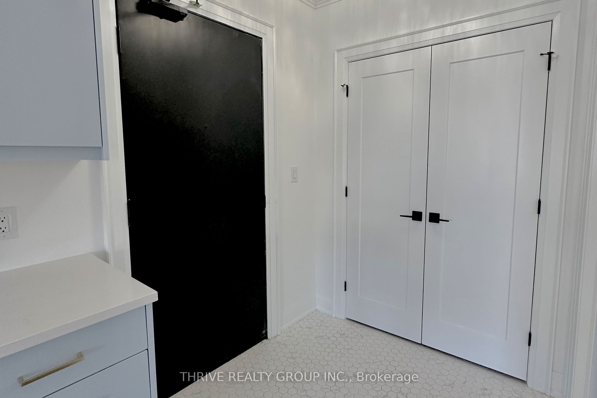 16 Hincks Street 7 Property Photo 3