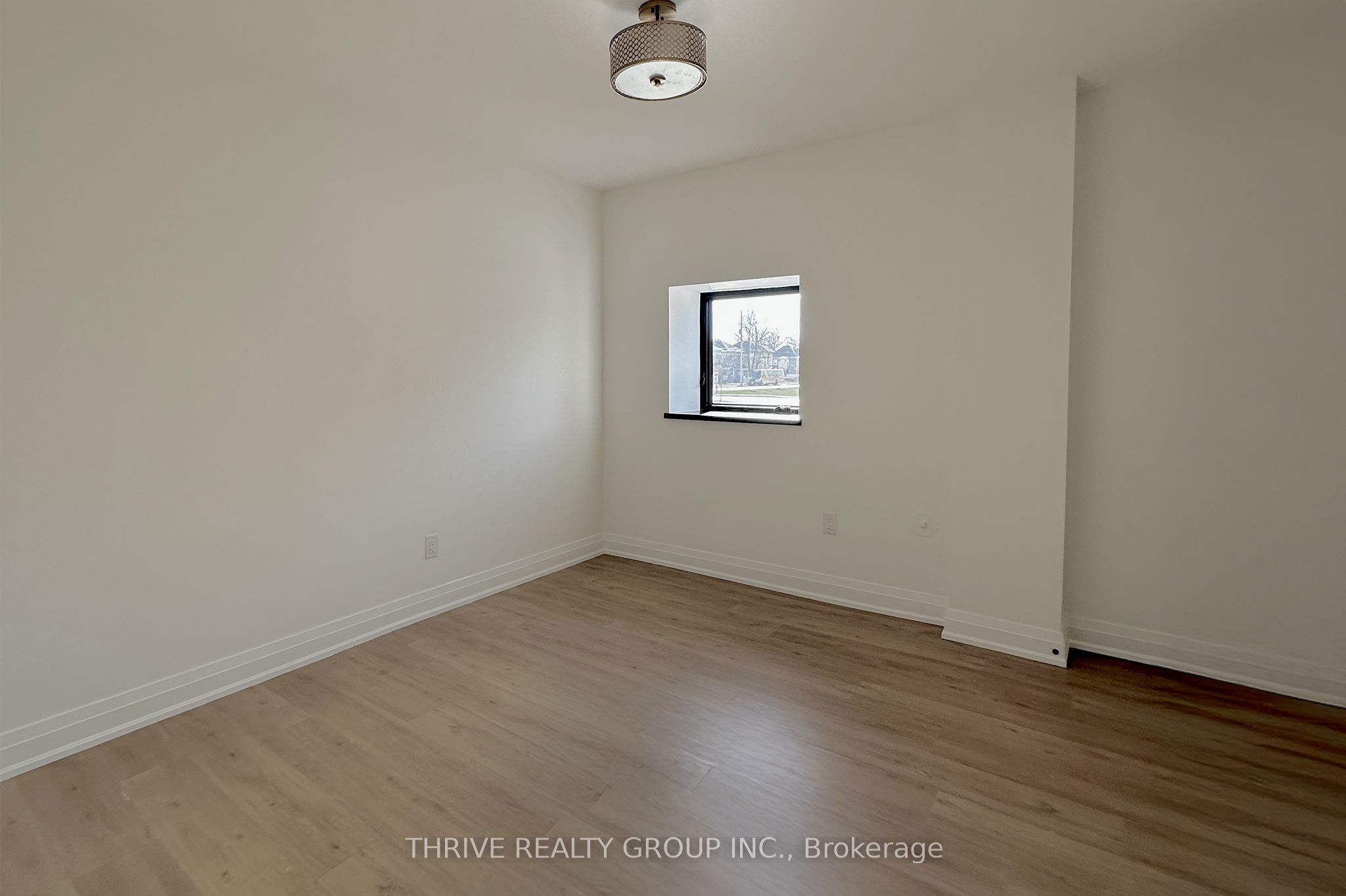 16 Hincks Street 7 Property Photo 9