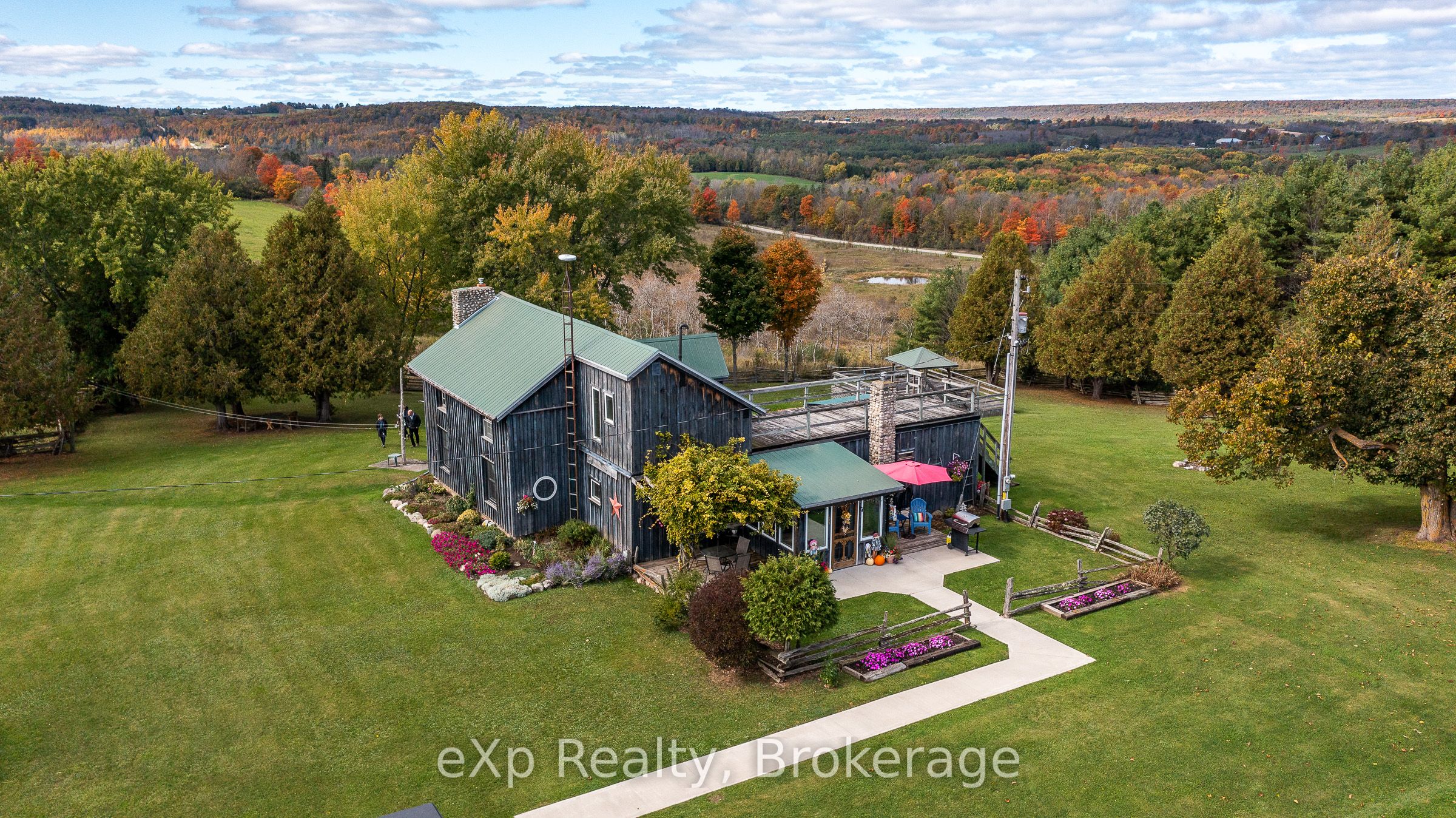084672 Sideroad 6 Property Photo 1