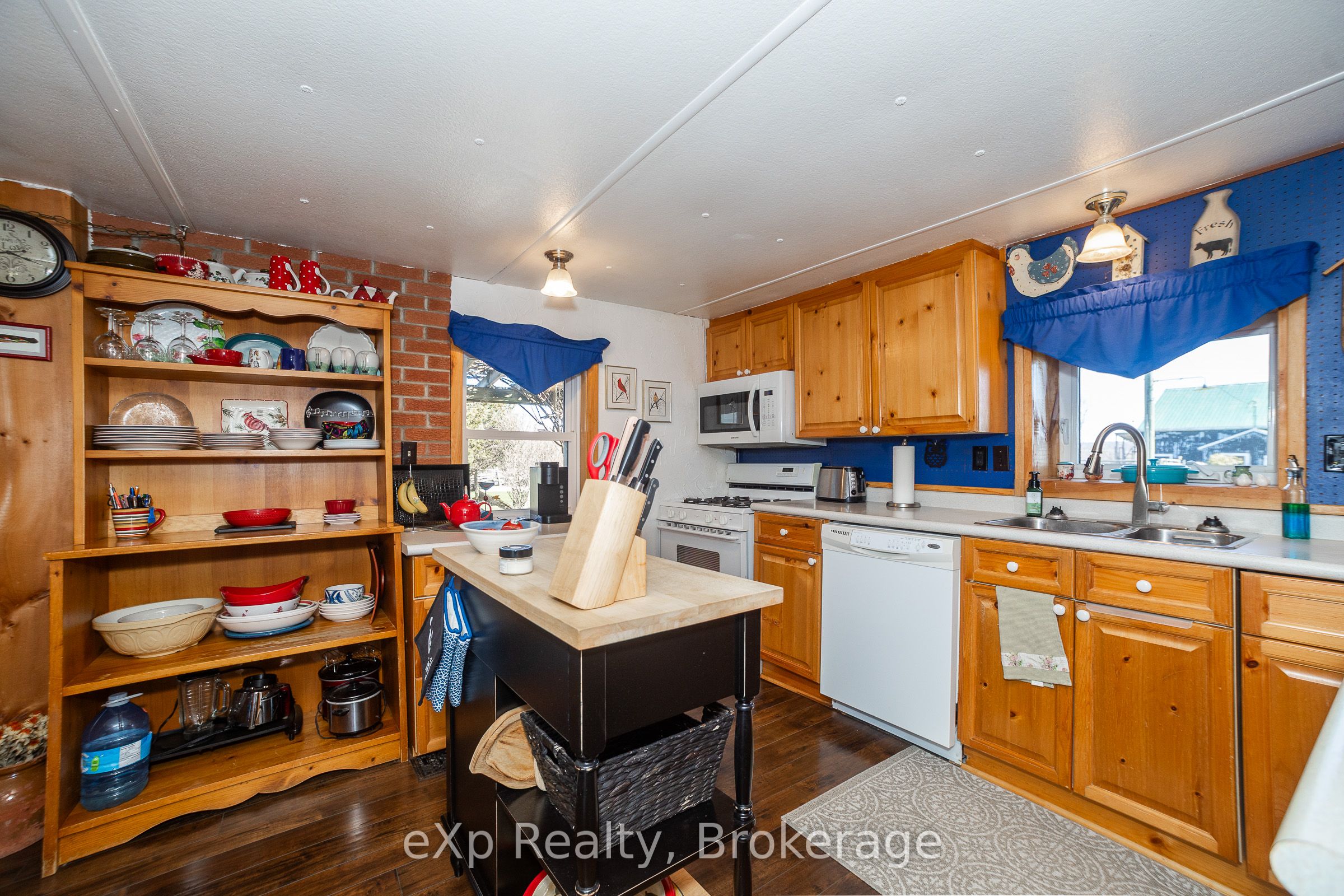 084672 Sideroad 6 N/a Property Photo 8