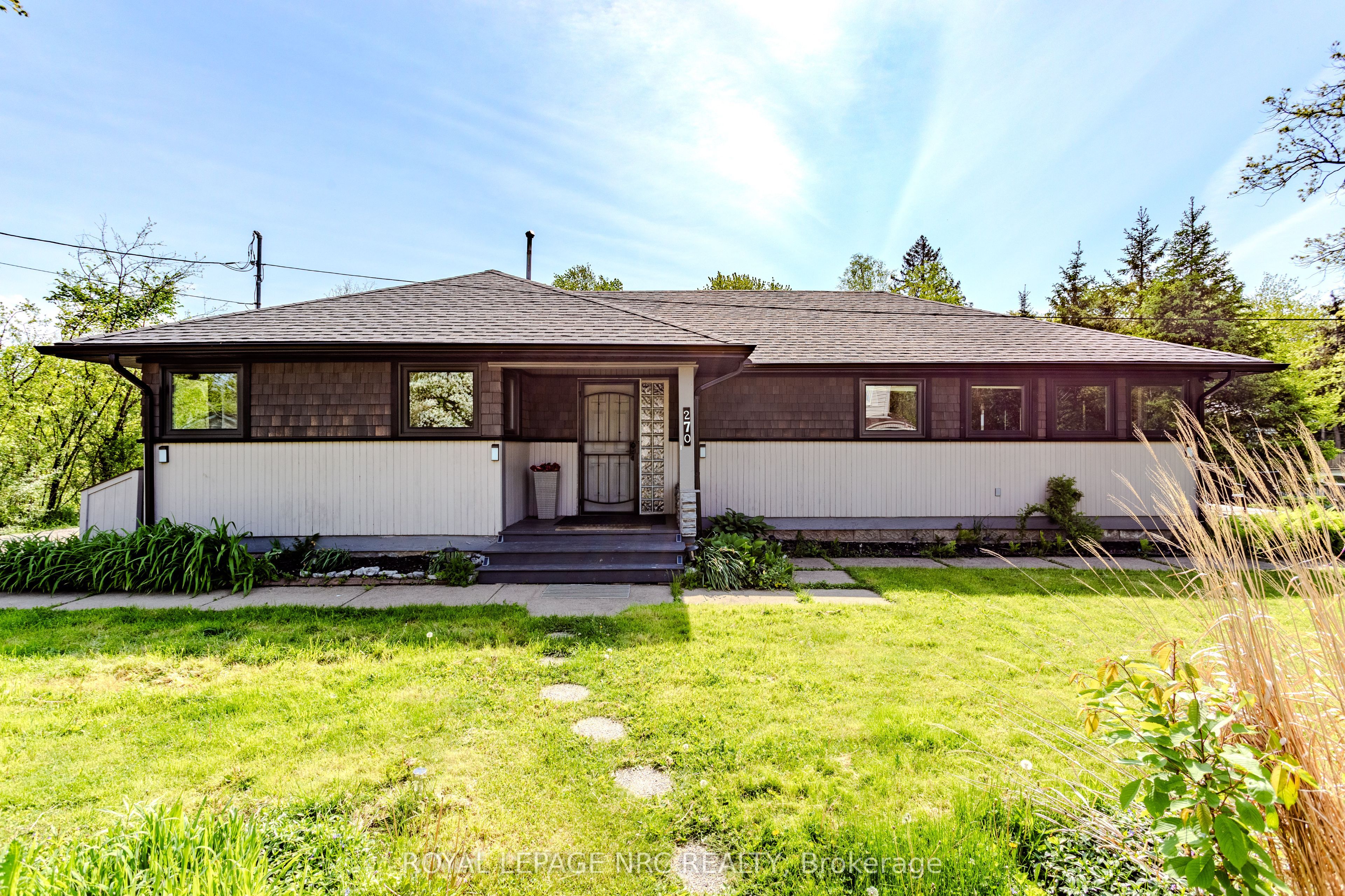 270 Cherrywood Ave Property Photo 1