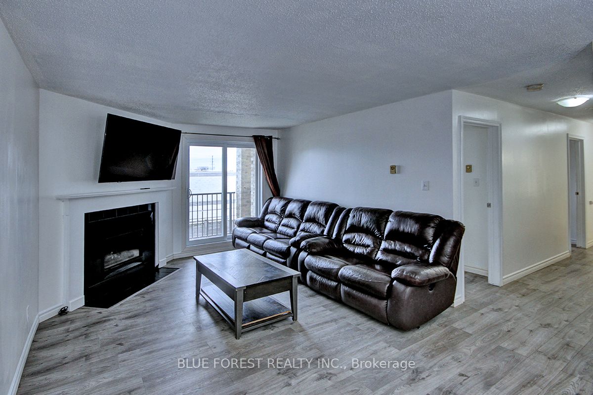 739 Deveron Crescent 209 Property Photo 10