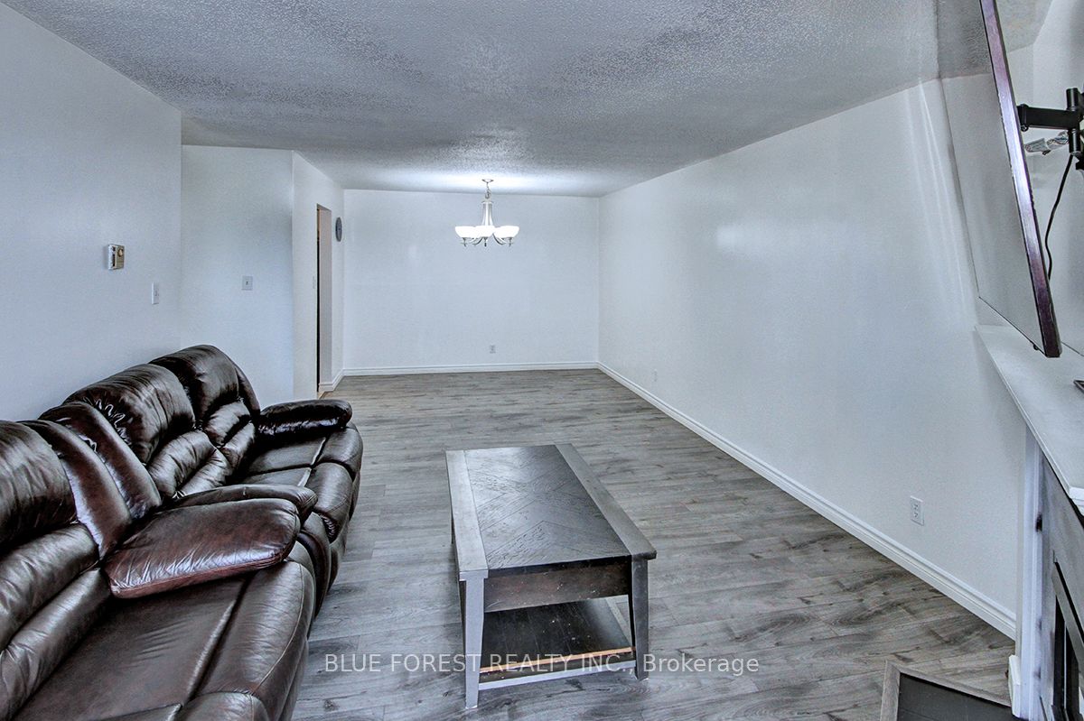 739 Deveron Crescent 209 Property Photo 12
