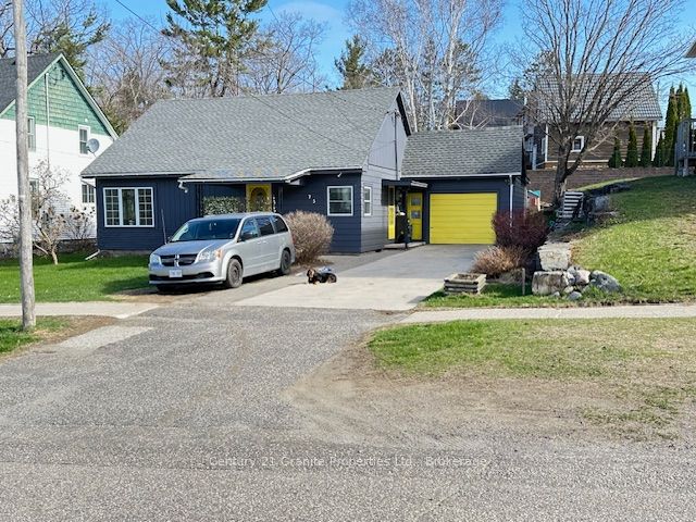 75 Waubeek Street Property Photo