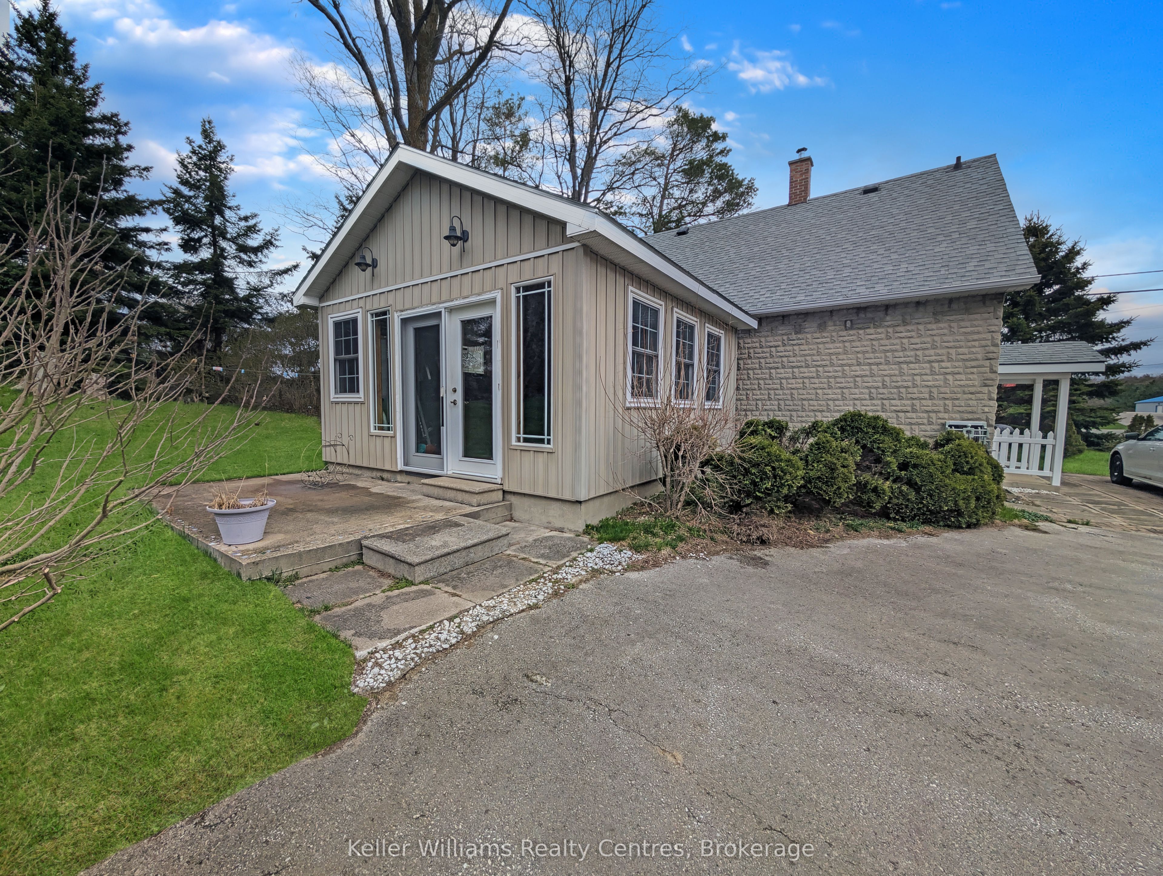 313238 Highway 6 Highway Property Photo 1