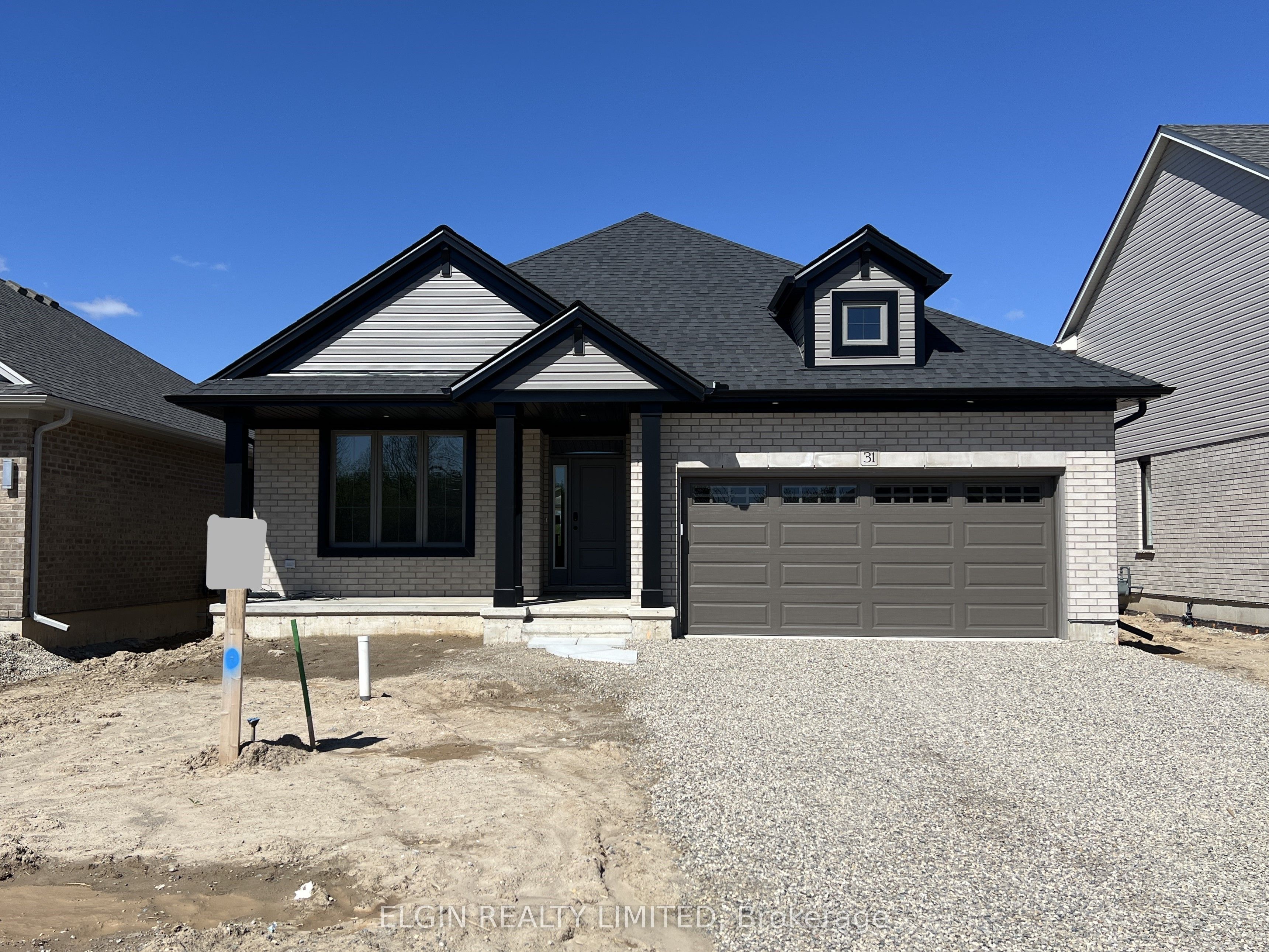 31 Hemlock Crescent Property Photo 1