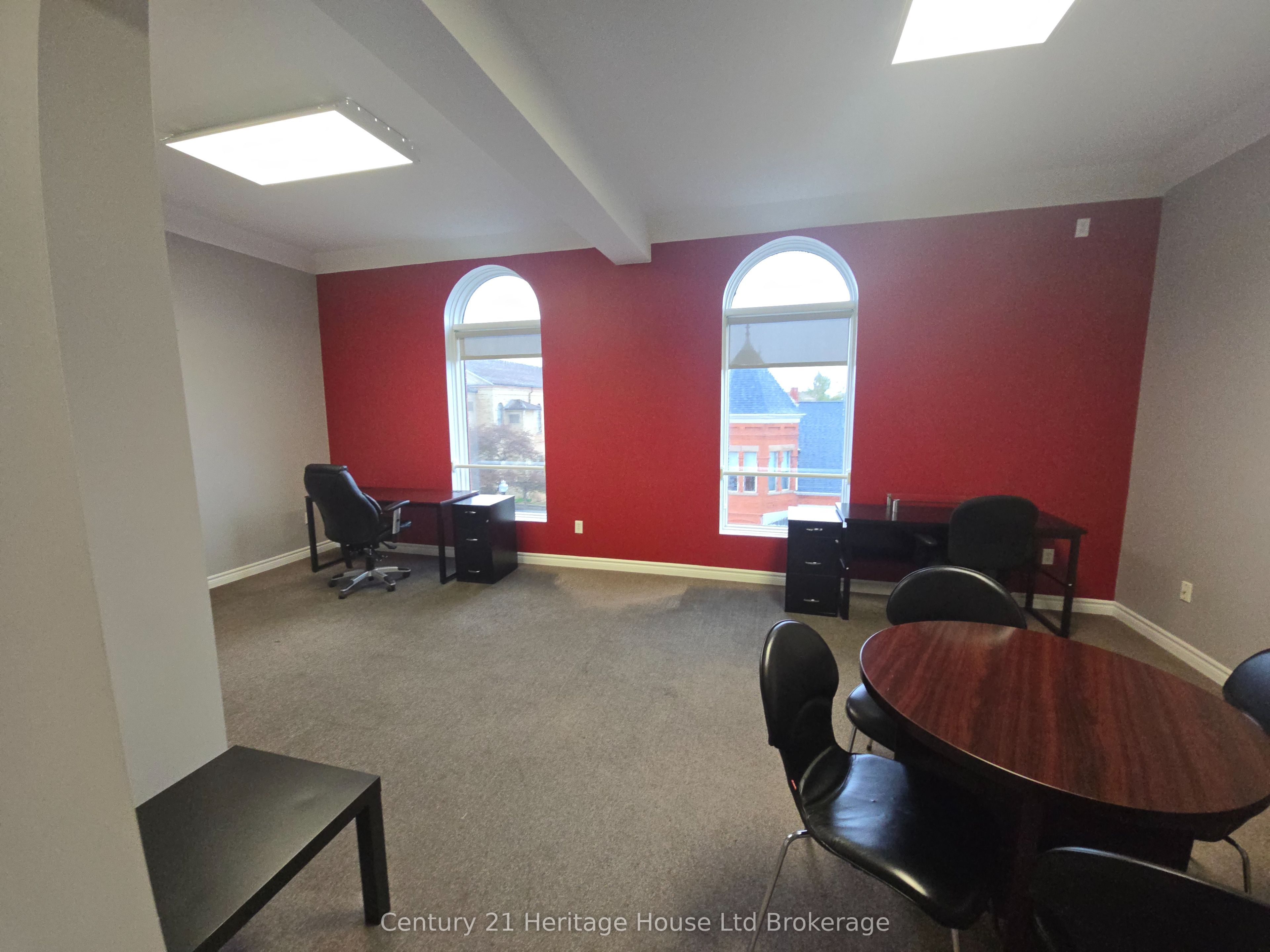 476 Peel Street Third Floor North West Property Photo 8
