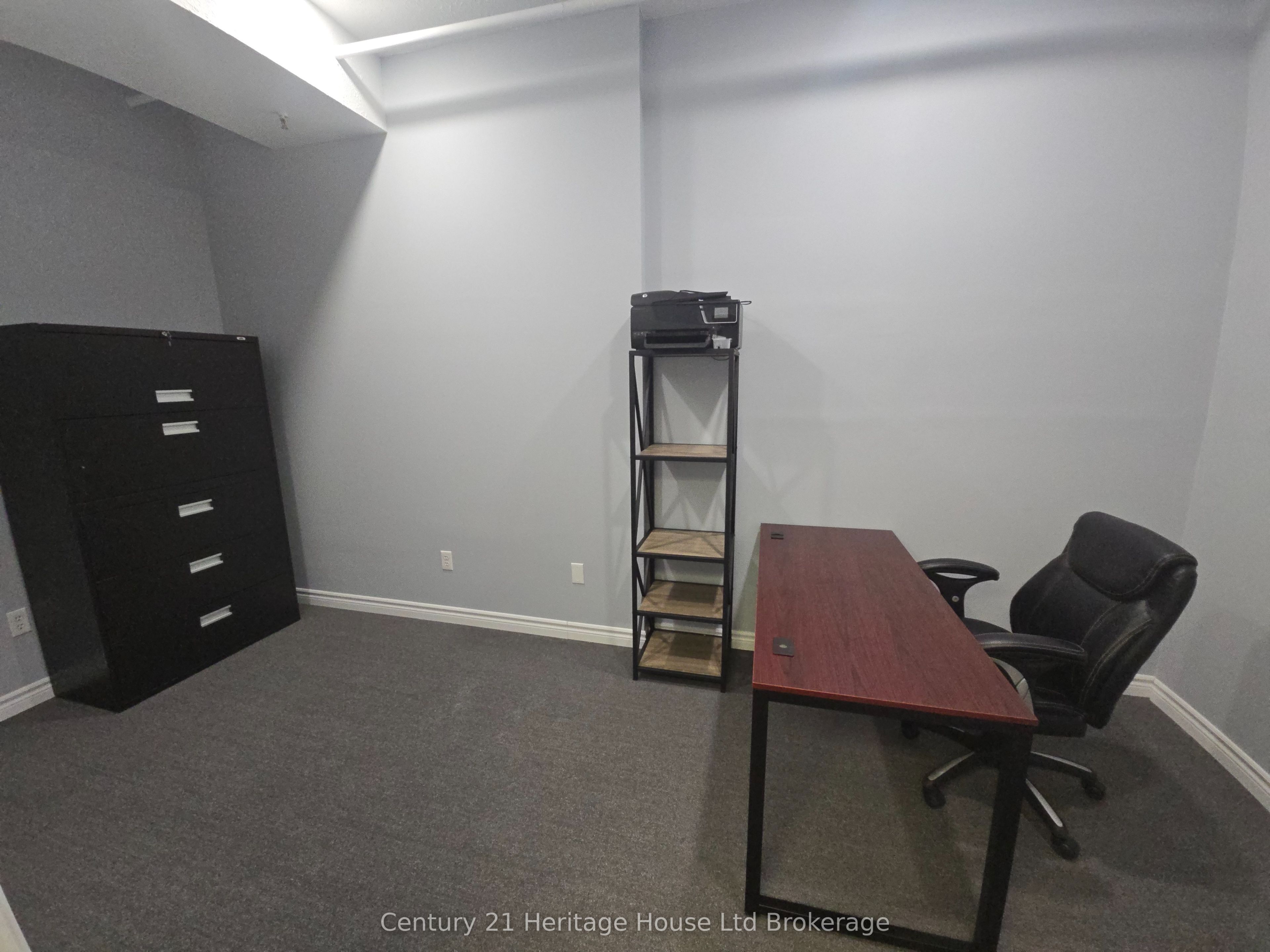 476 Peel Street Third Floor North West Property Photo 9