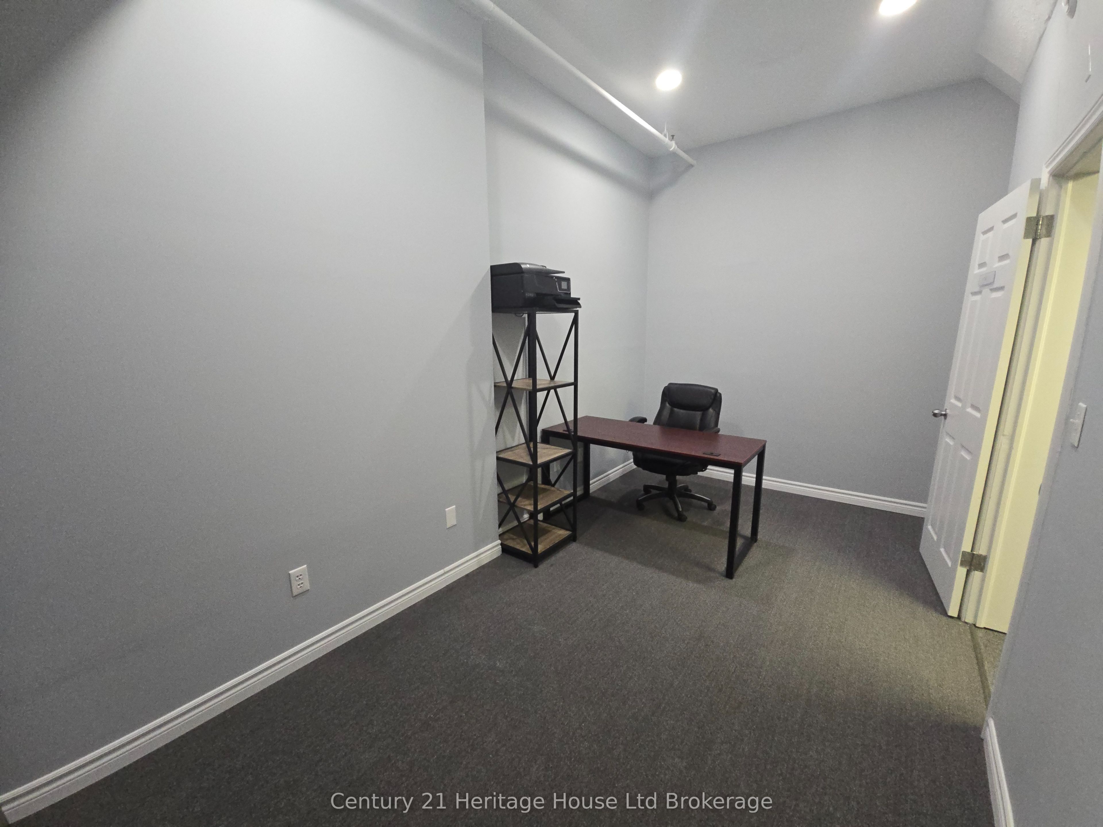 476 Peel Street Third Floor North West Property Photo 10
