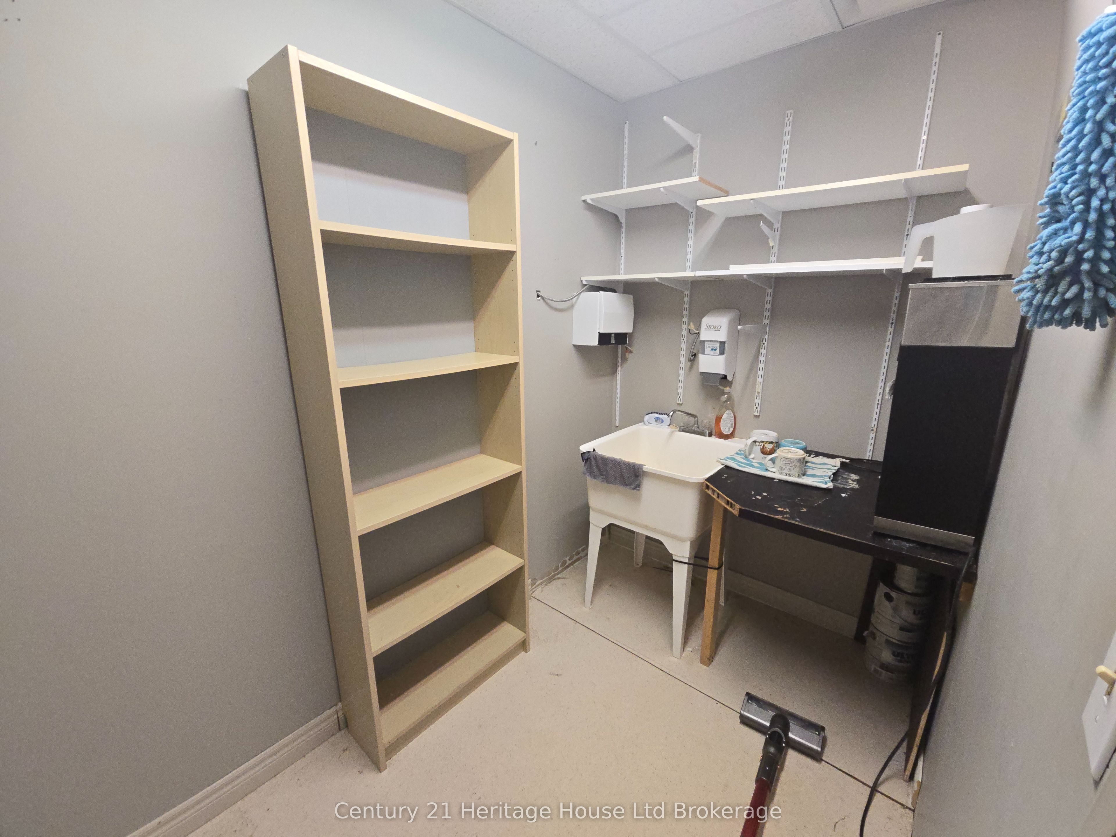 476 Peel Street Third Floor North West Property Photo 20