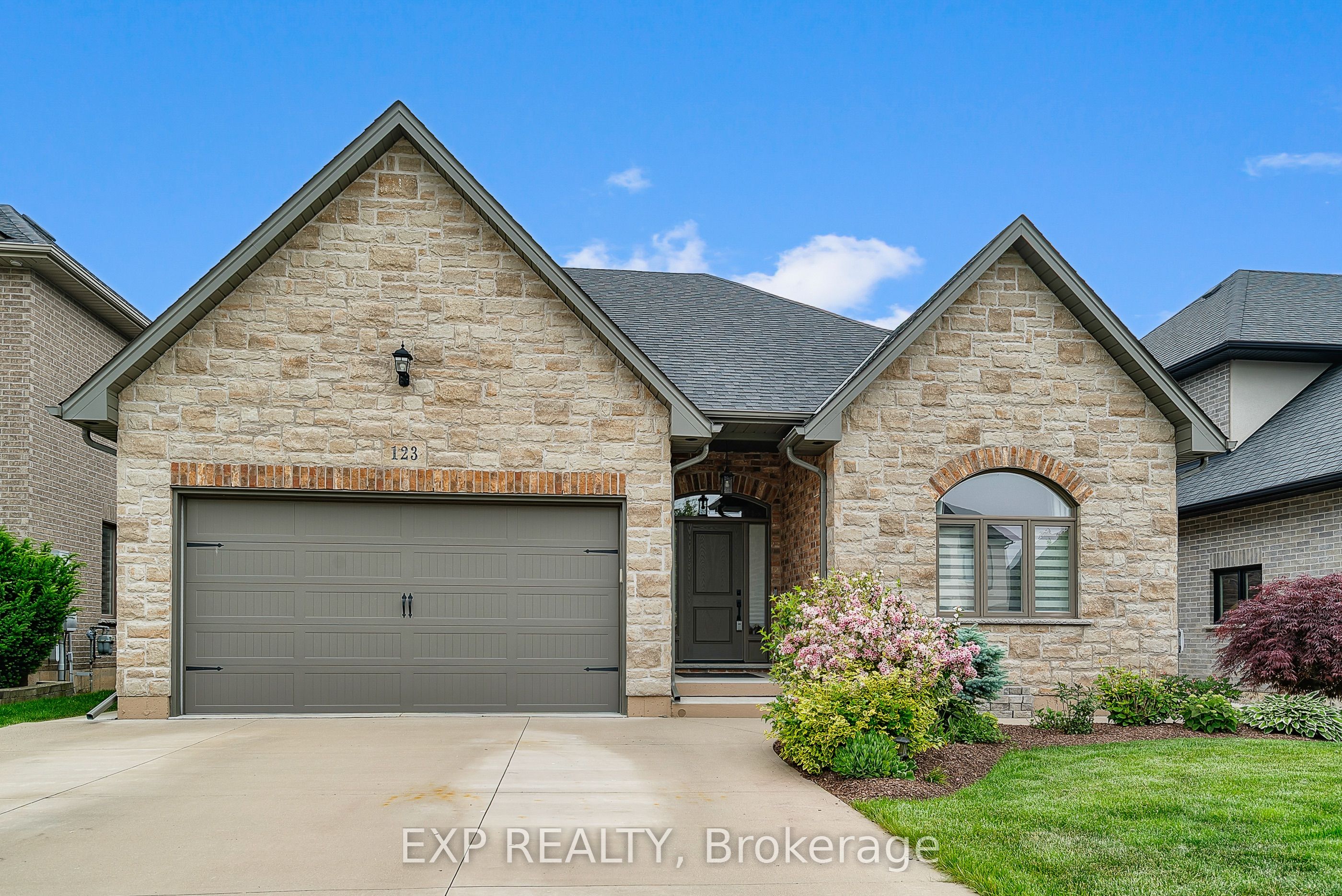 123 Forest Ridge Court Property Photo 3