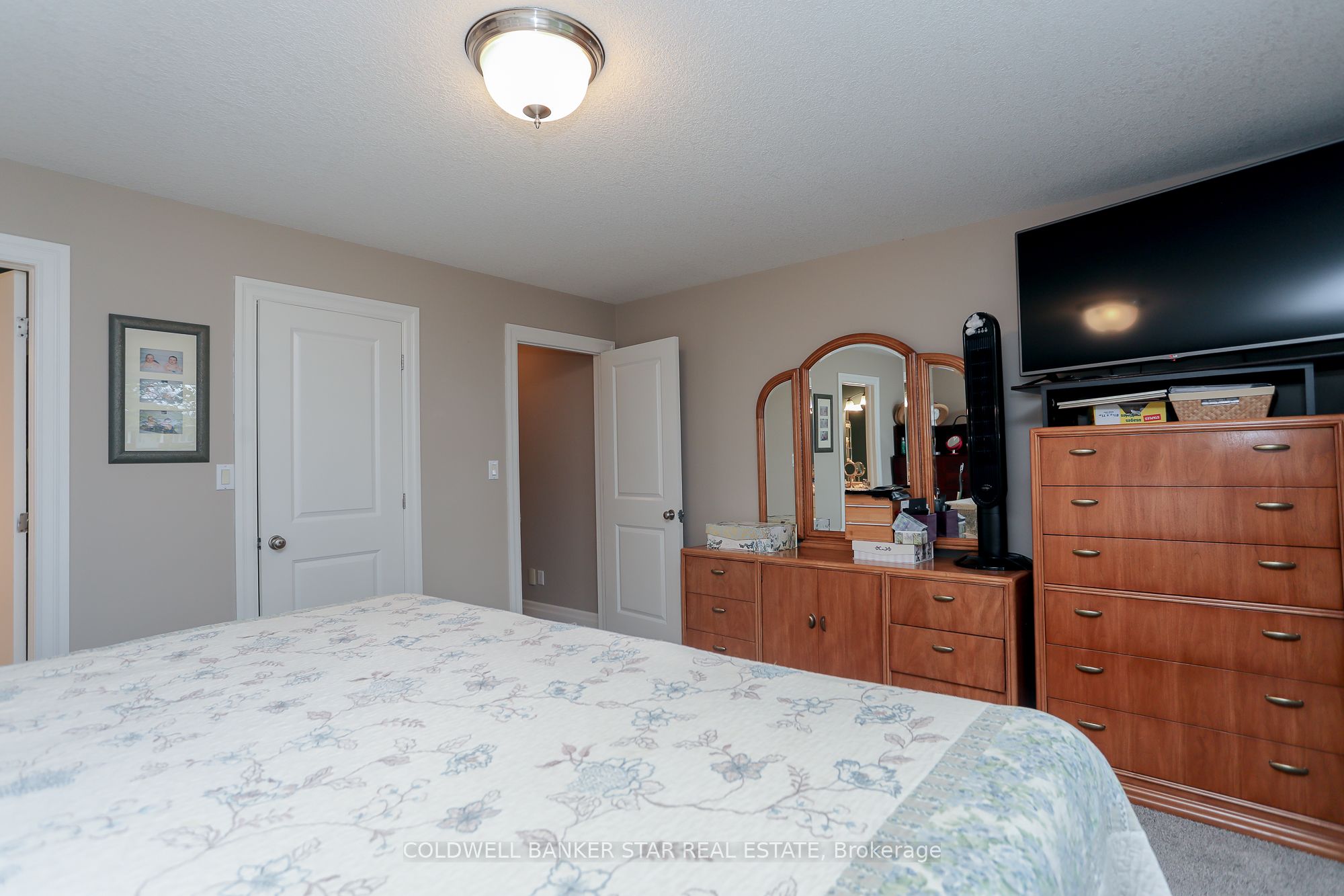 54 Treadwell Street Property Photo 20