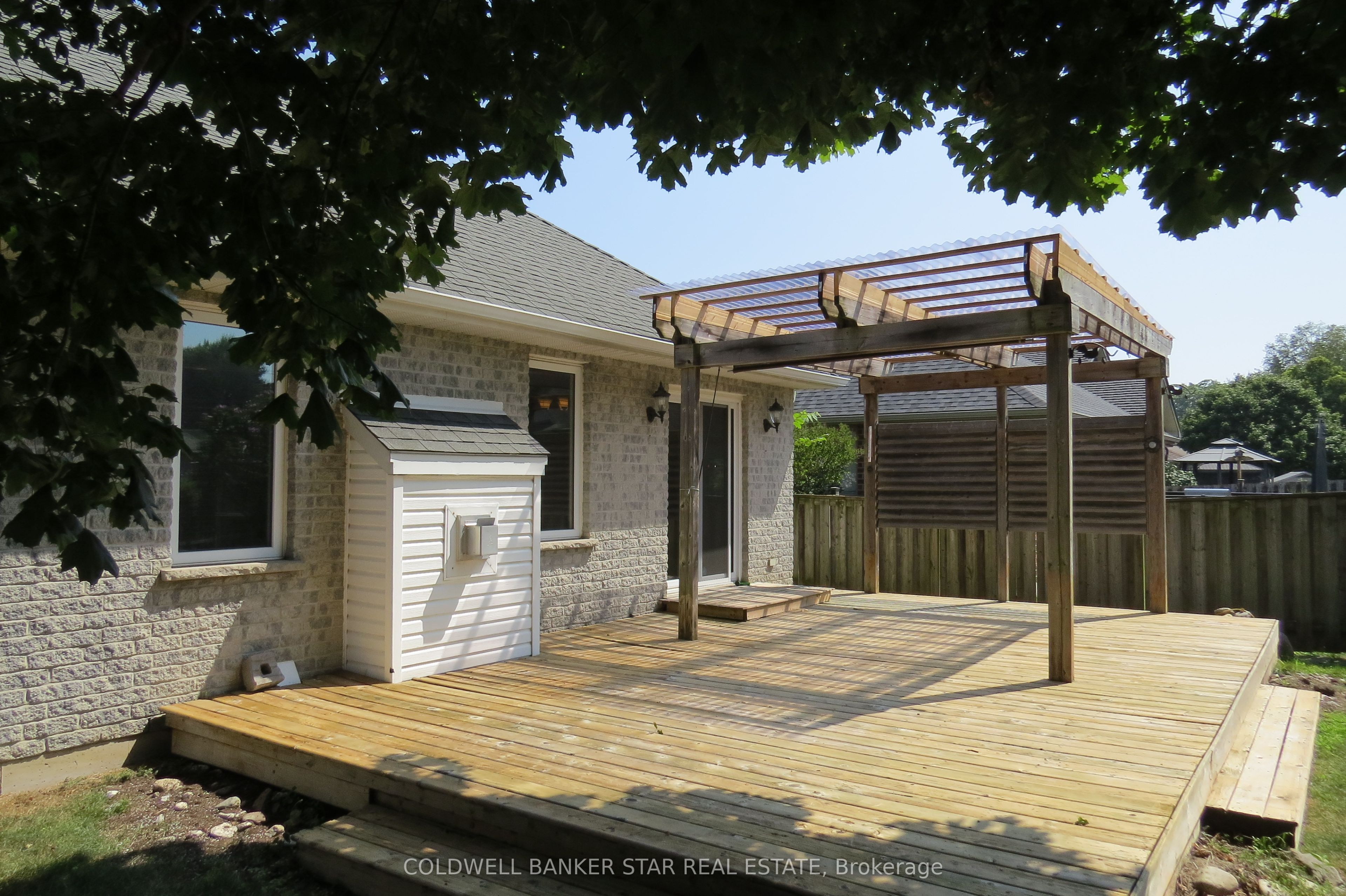 54 Treadwell Street Property Photo 29