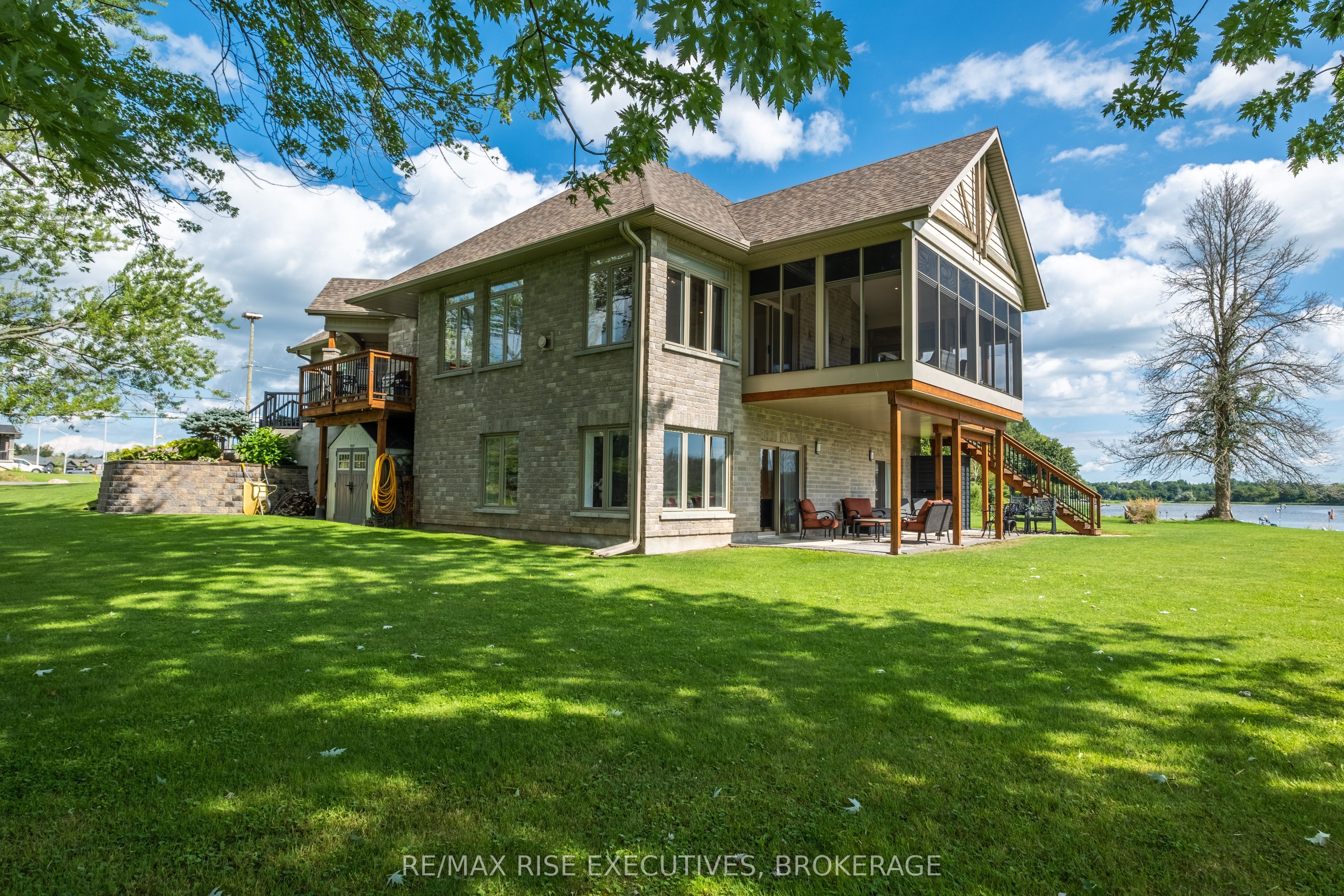 474 Dundas Street Property Photo 4
