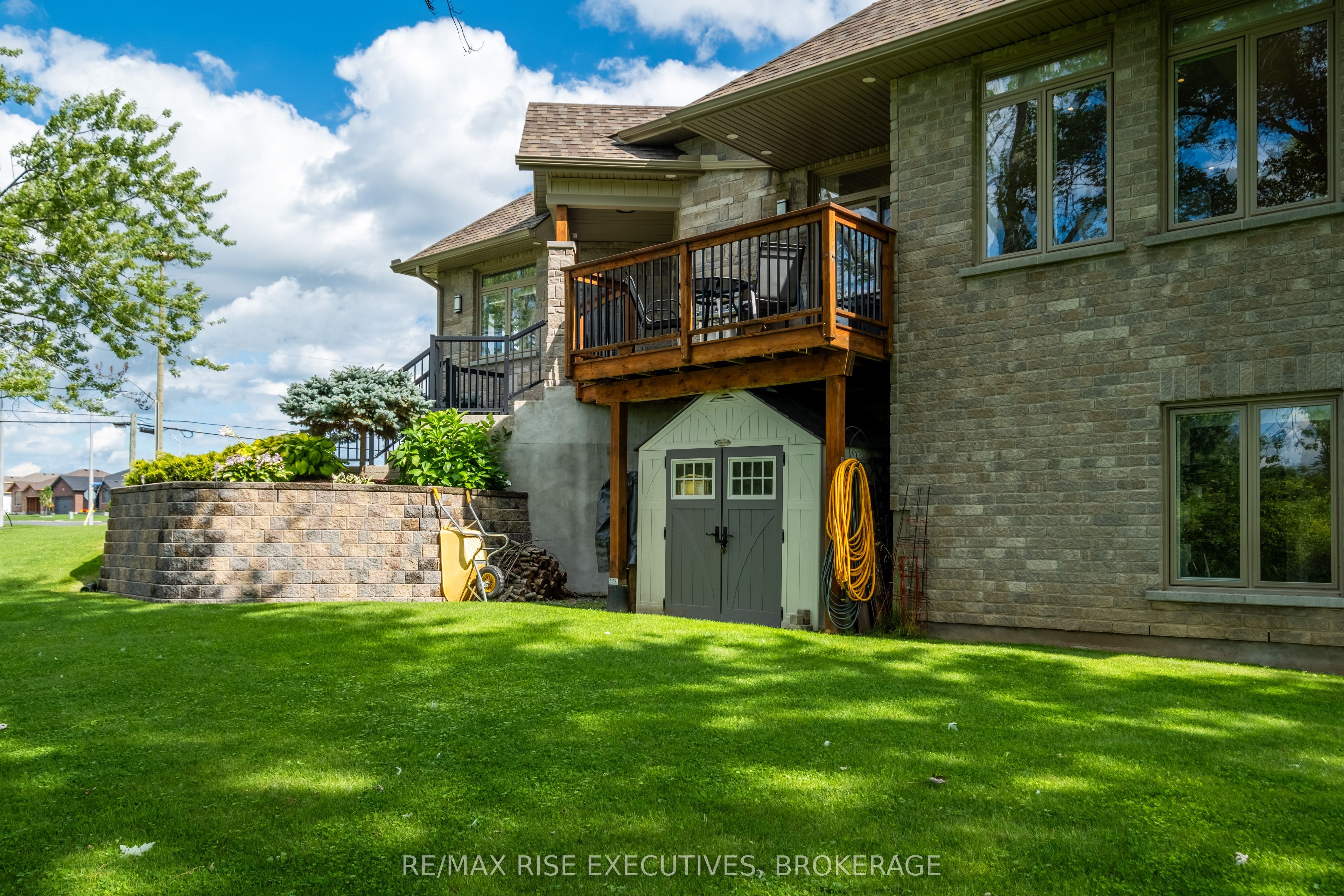 474 Dundas Street Property Photo 5