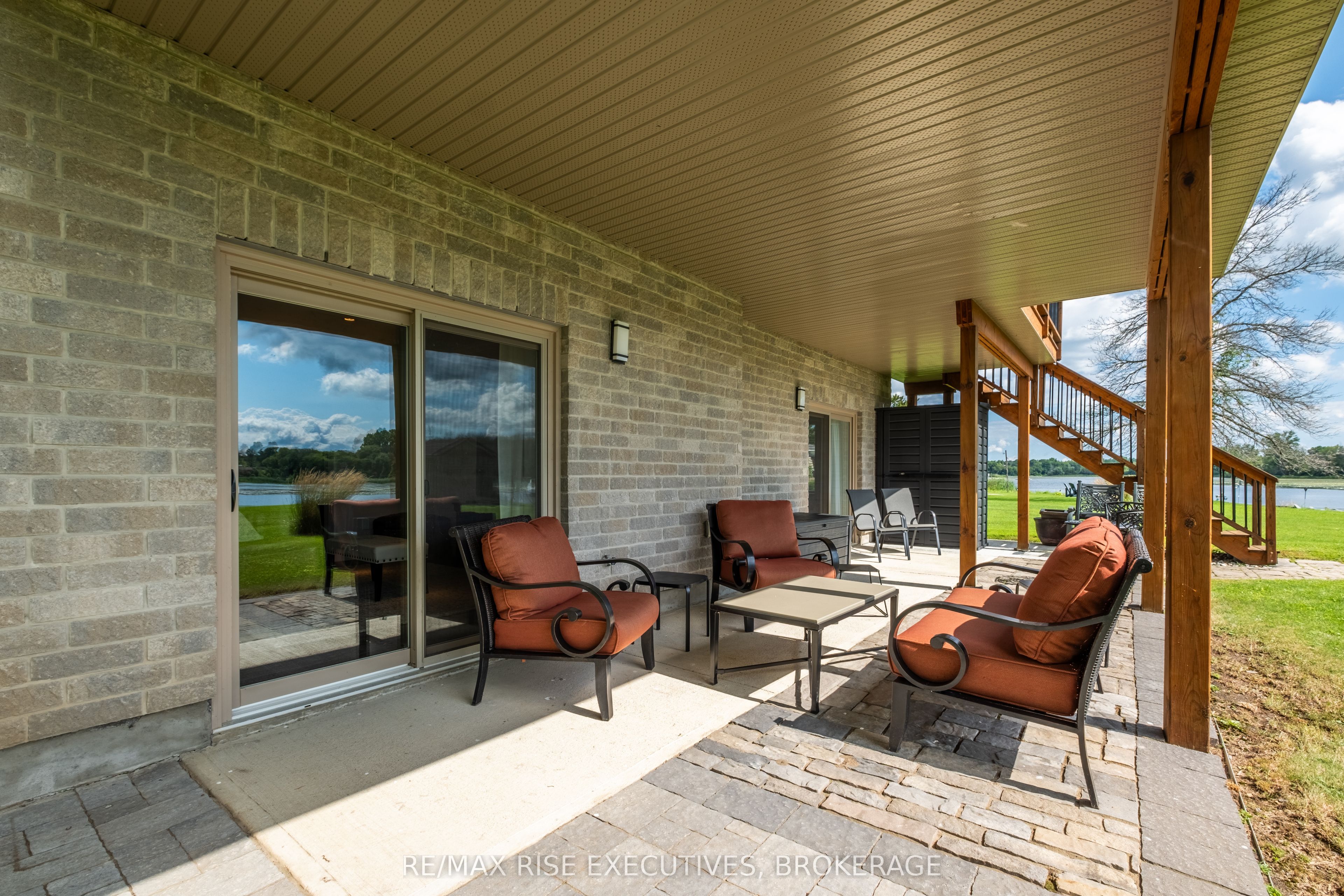 474 Dundas Street Property Photo 6