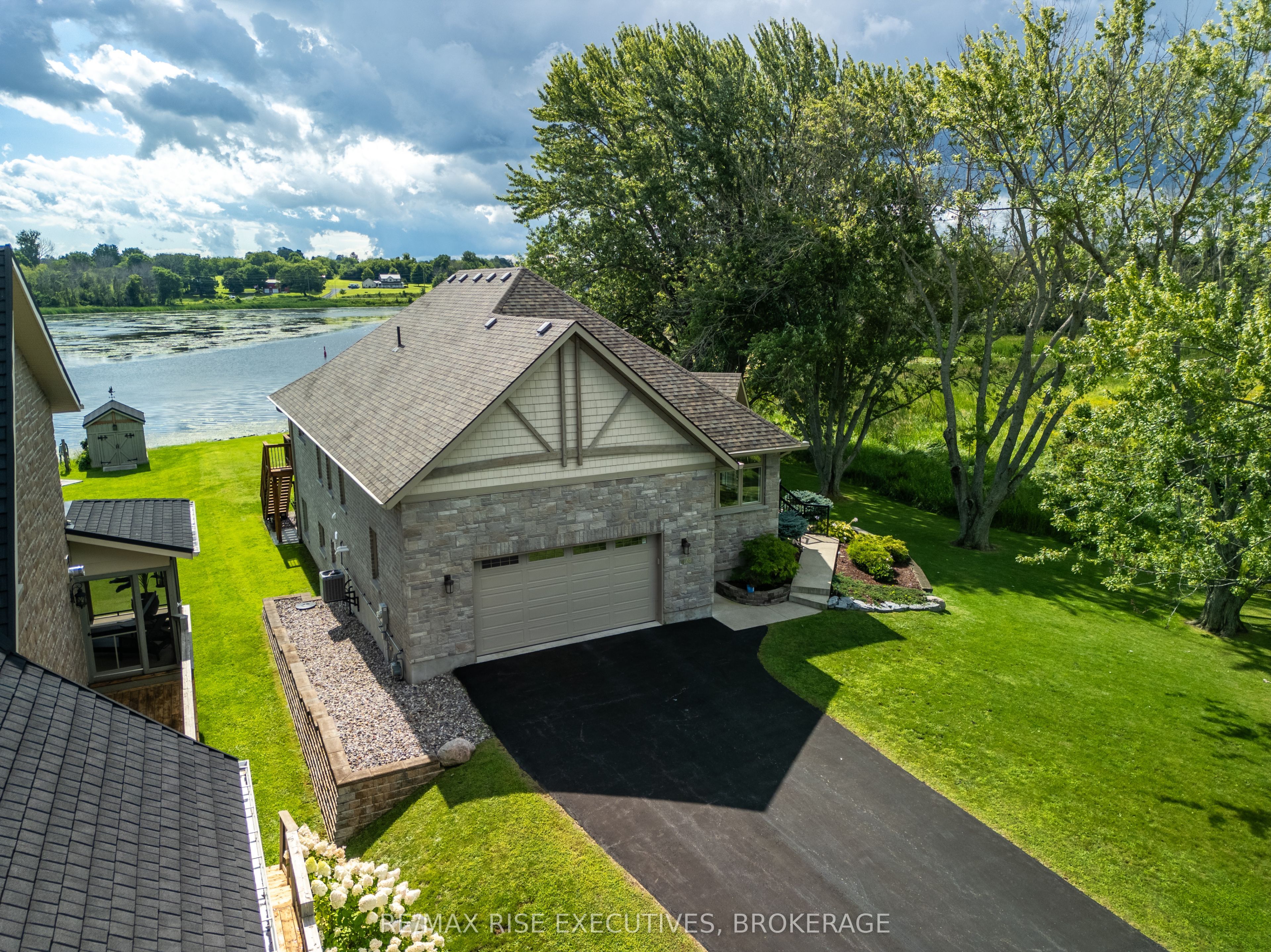 474 Dundas Street Property Photo 15
