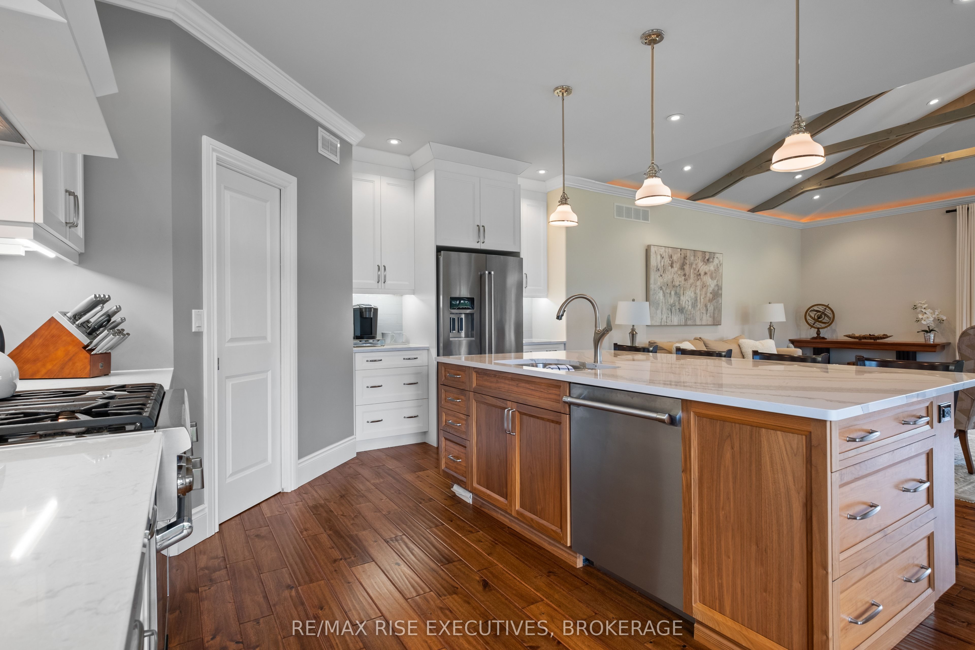 474 Dundas Street Property Photo 28